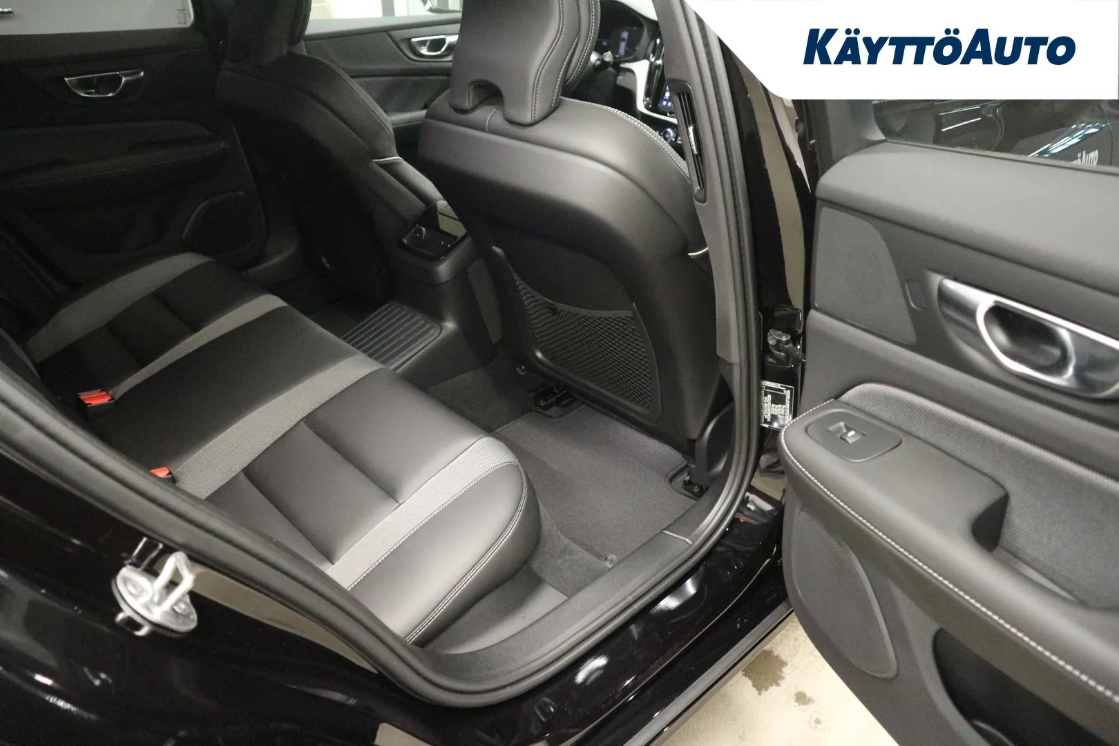Volvo V60 CSG-730 carousel image