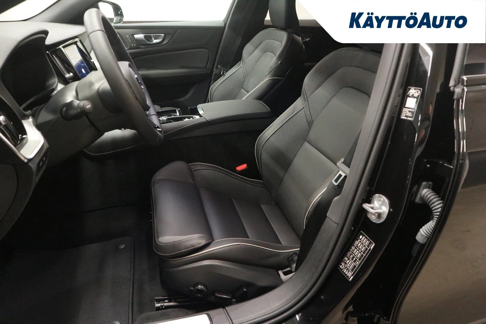 Volvo V60 CSG-730 carousel image