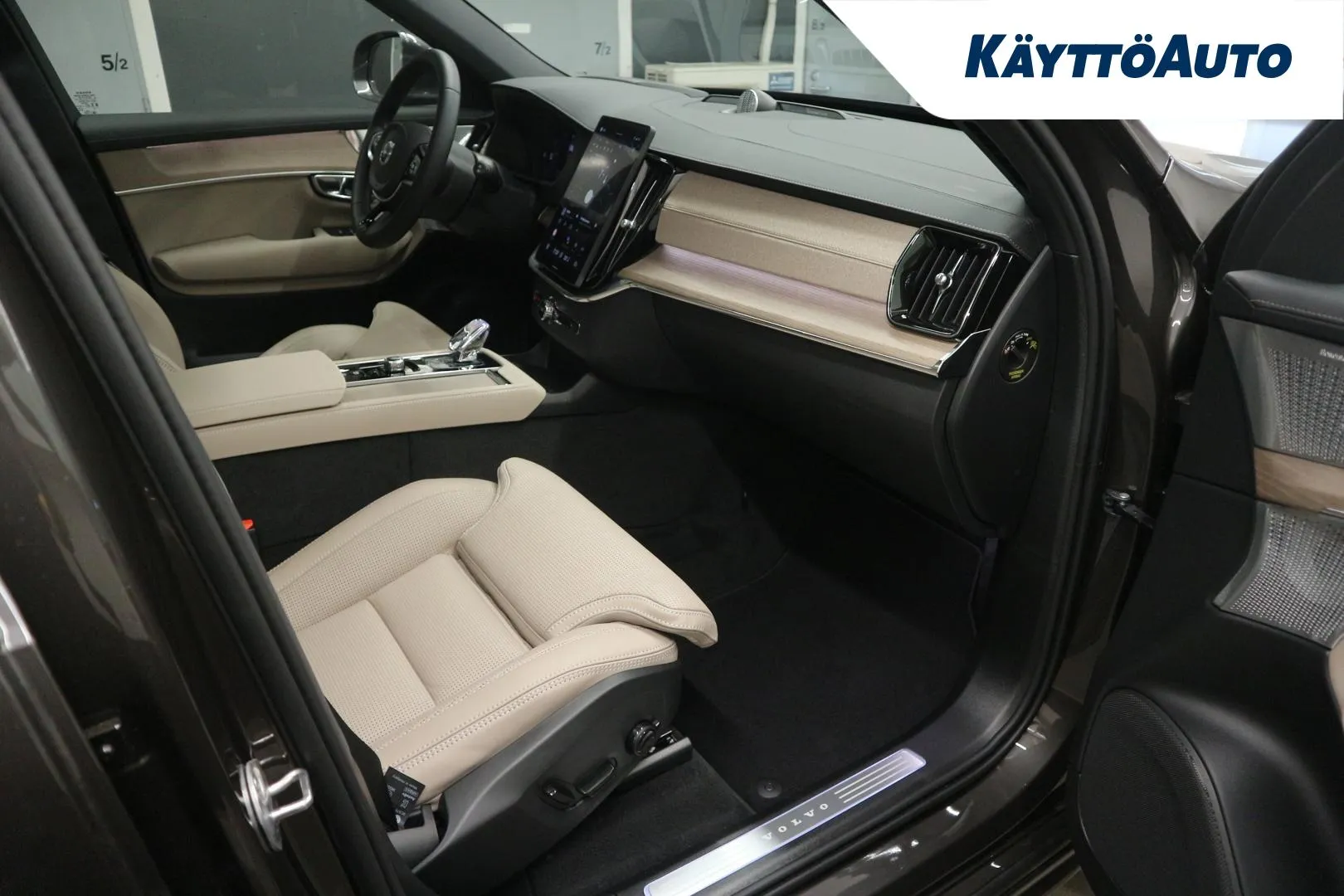 Volvo XC90 JOE-840 carousel image