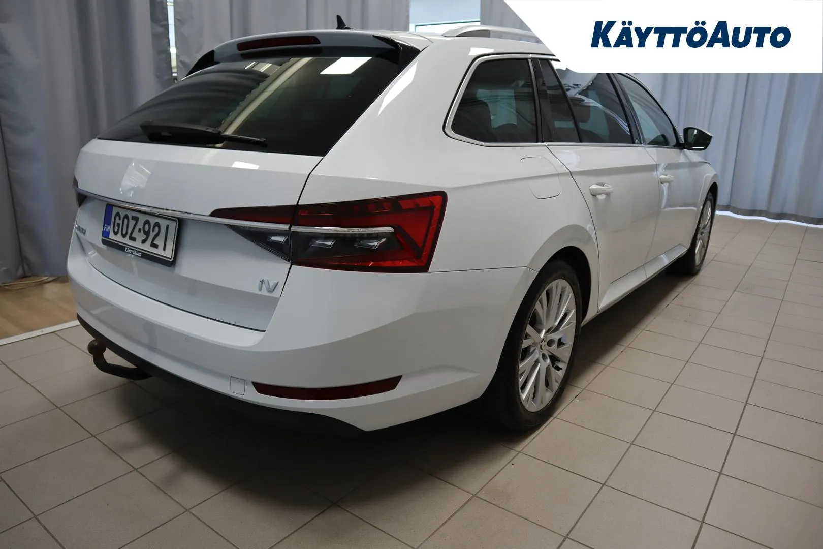 SKODA Superb GOZ-921 carousel image
