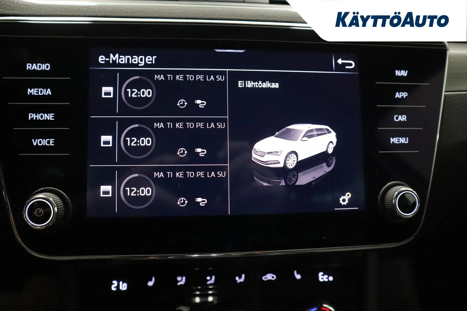 SKODA Superb GOZ-921 carousel image