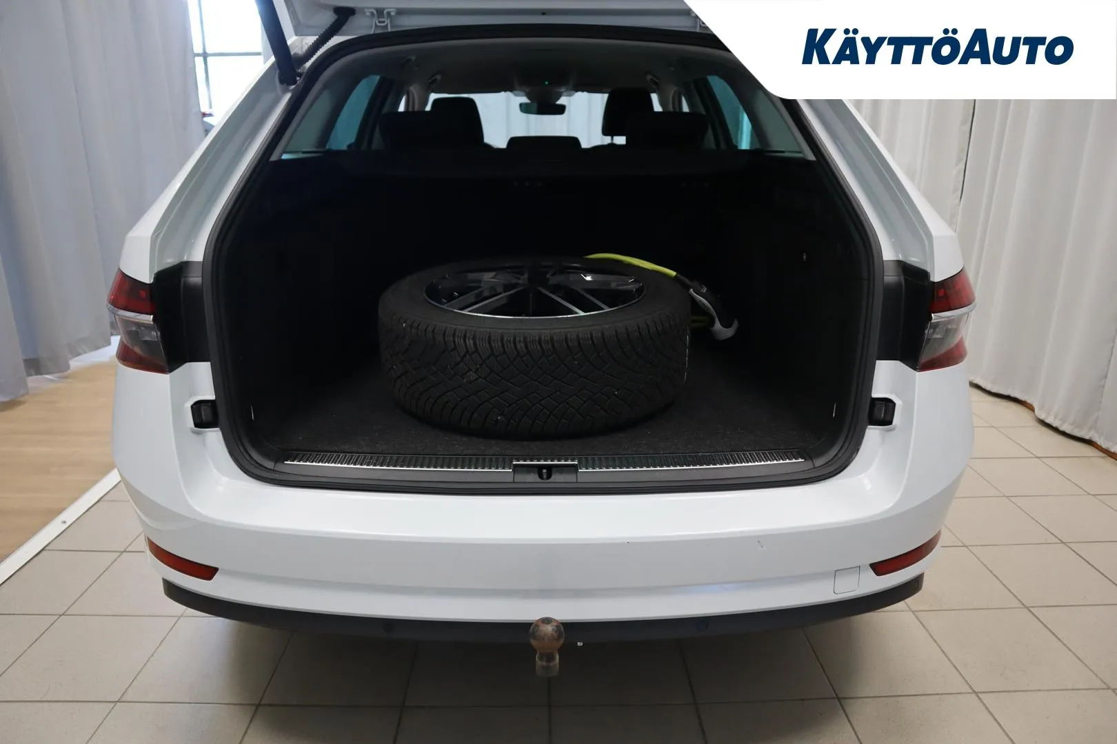 SKODA Superb GOZ-921 carousel image