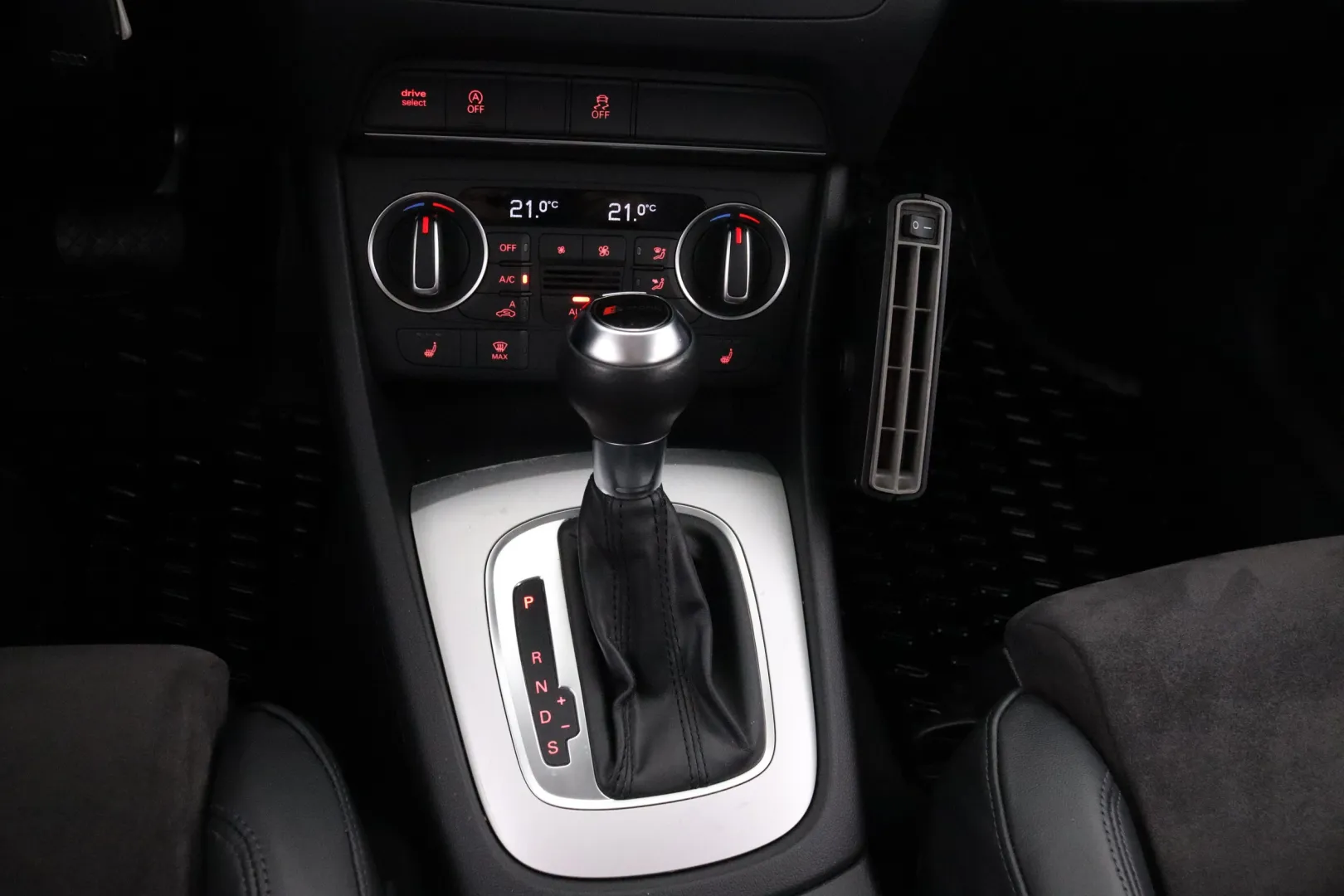 AUDI Q3 JKN-327 carousel image