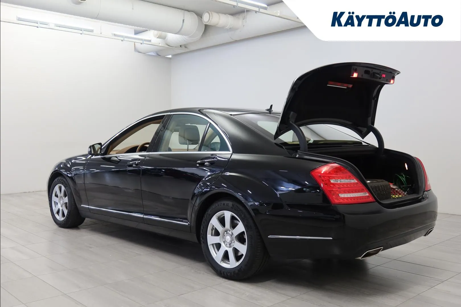 Mercedes-Benz S SZC-479 carousel image