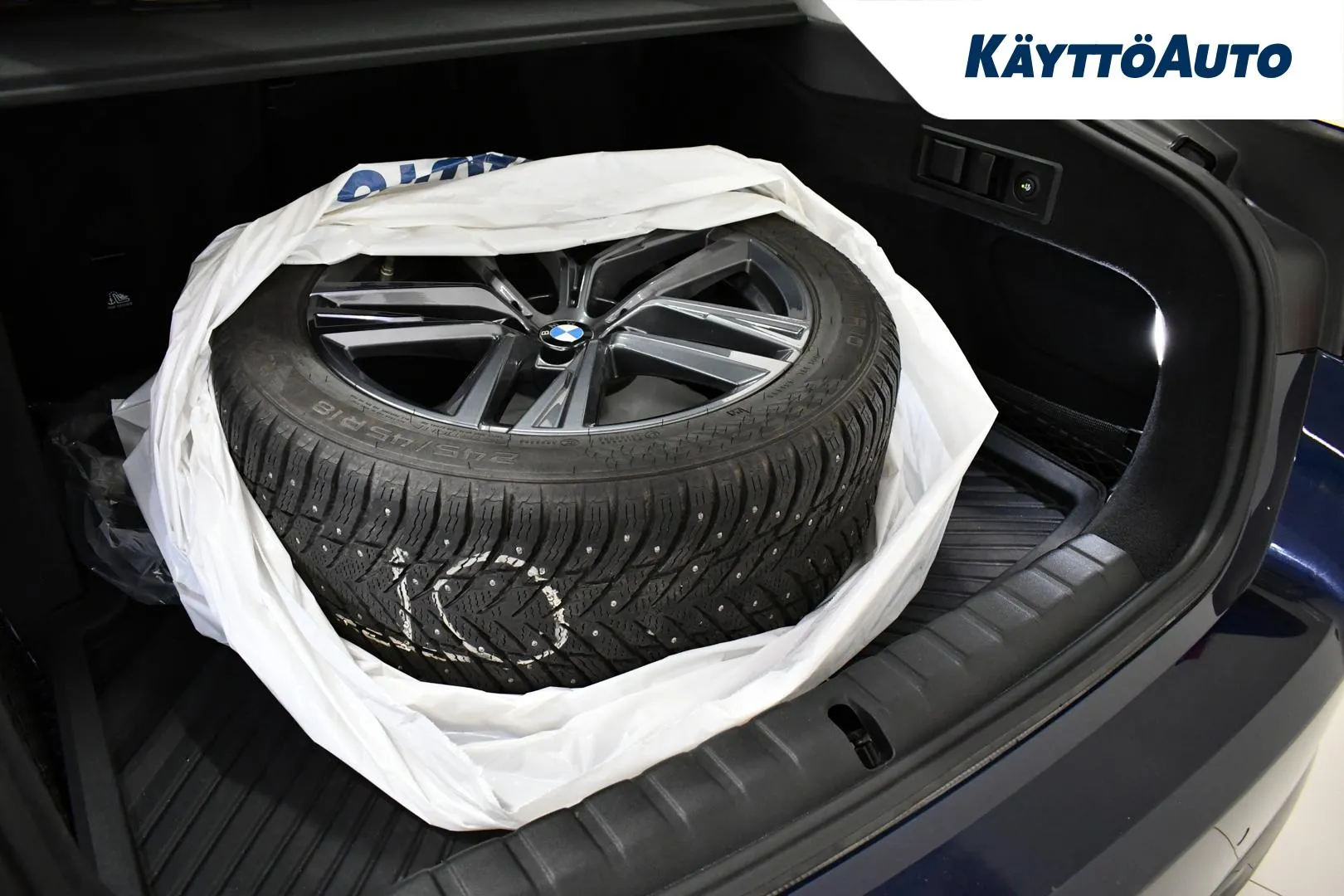 BMW i4 CRI-577 carousel image