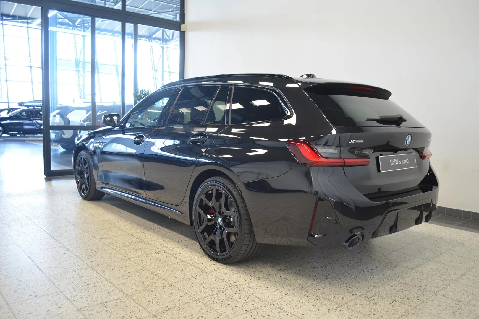 BMW 330 ZPT-793 carousel image