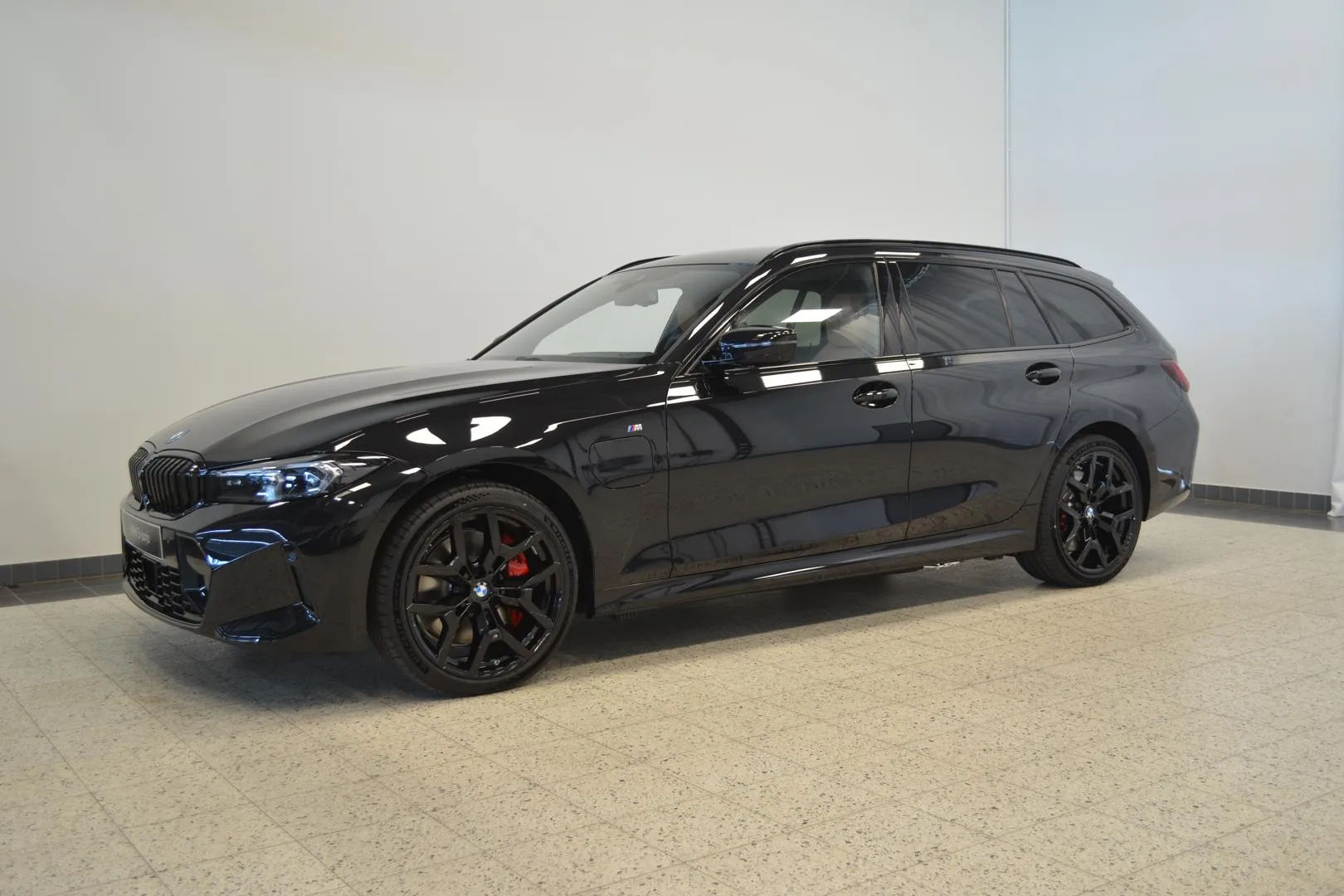 BMW 330 ZPT-793 carousel image