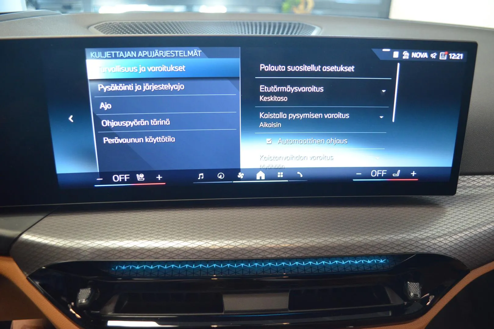 BMW 330 ZPT-793 carousel image