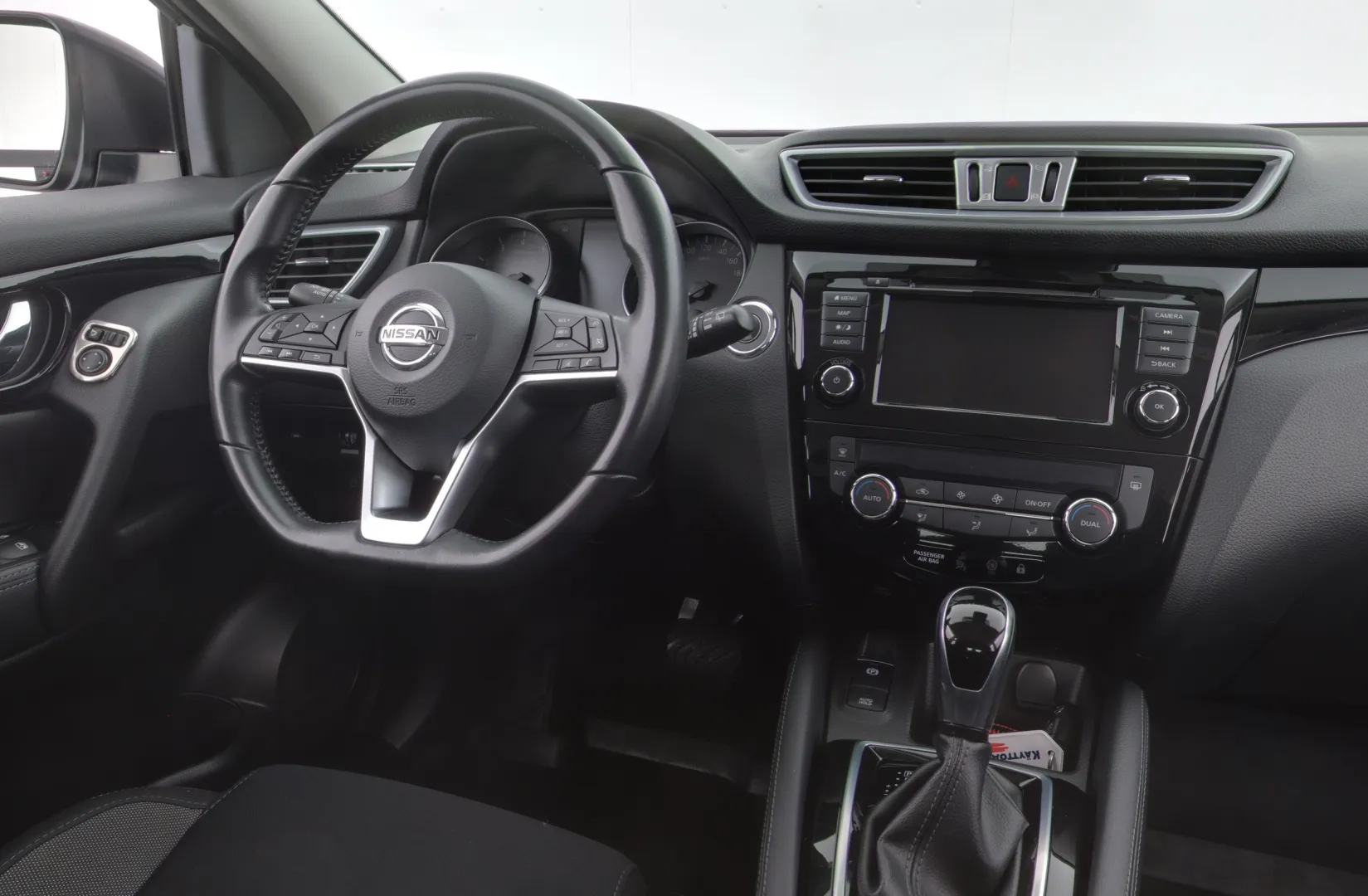 NISSAN Qashqai CNY-506 carousel image