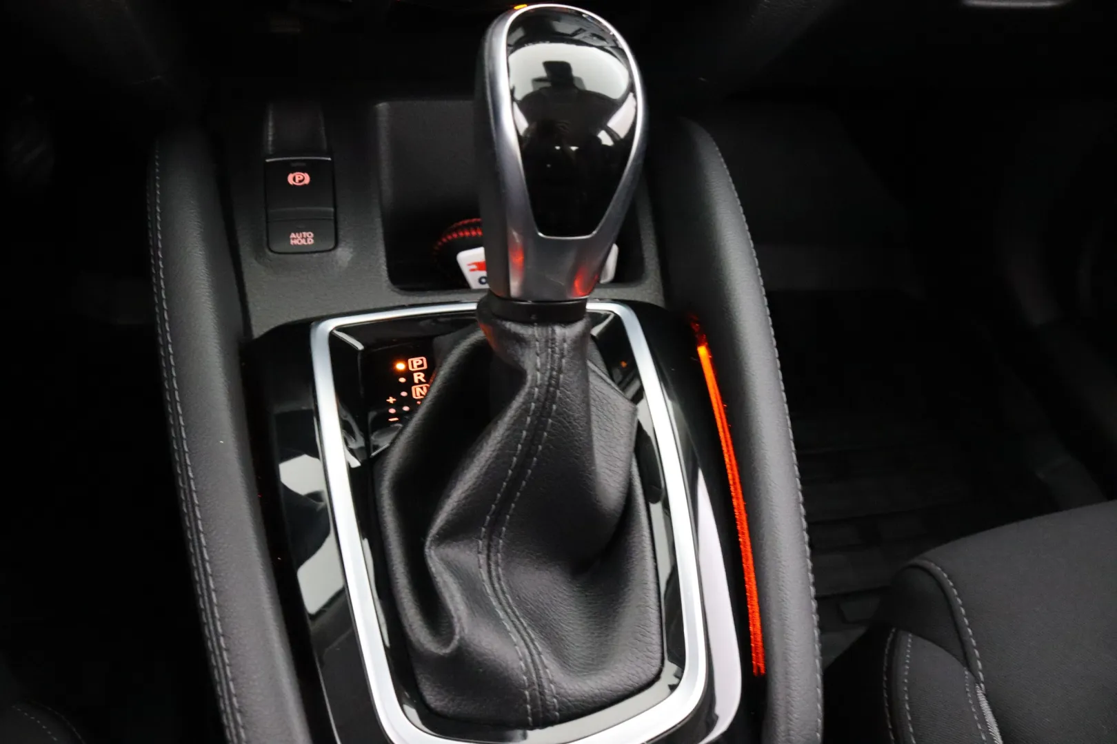 NISSAN Qashqai CNY-506 carousel image