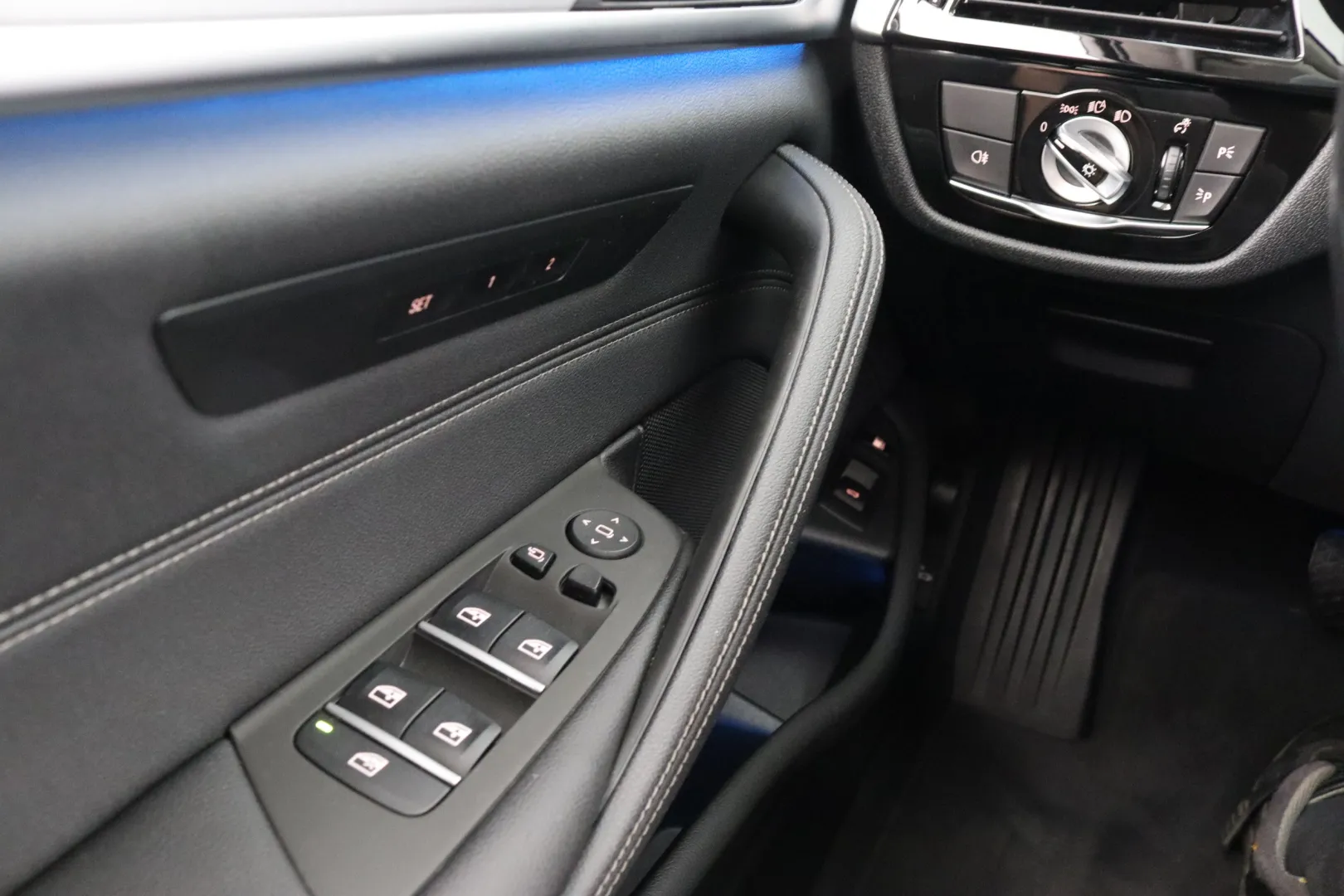 BMW 530 ZOP-572 carousel image