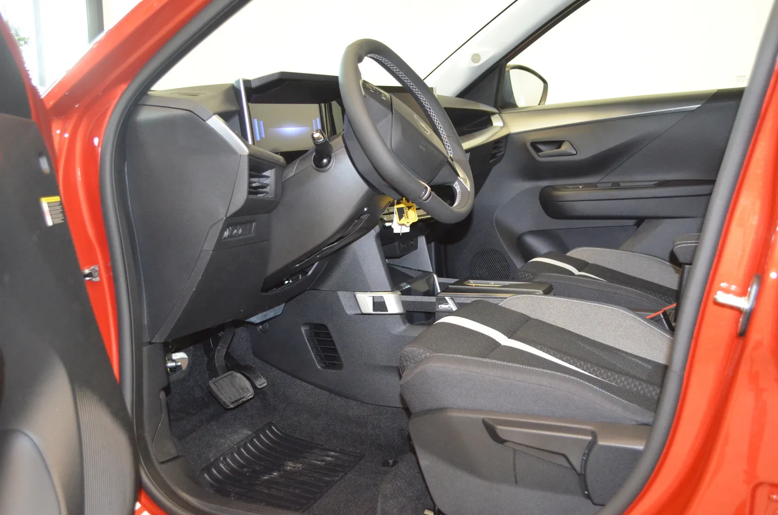 Opel Frontera ZNX-116 carousel image