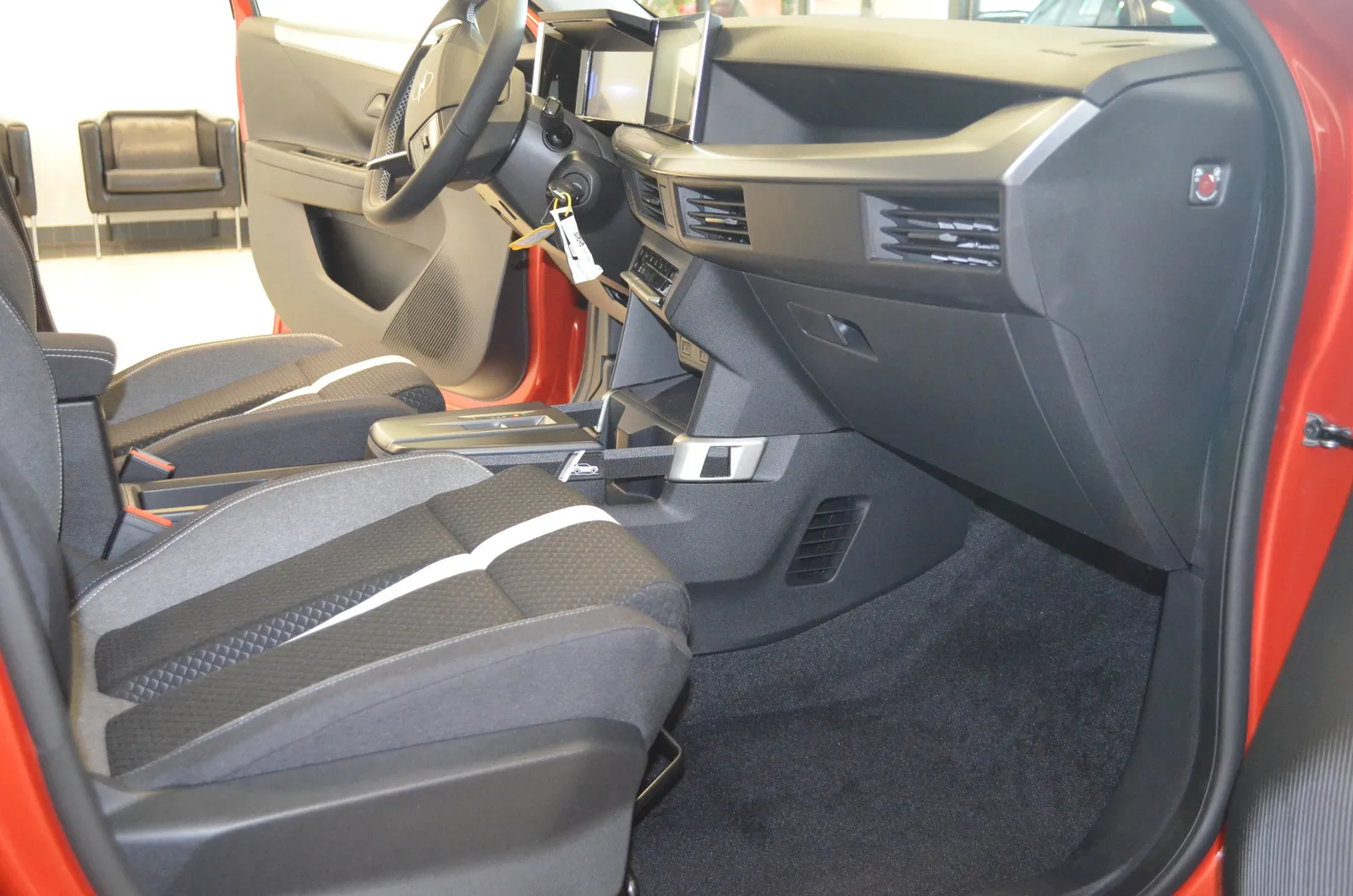 Opel Frontera ZNX-116 carousel image