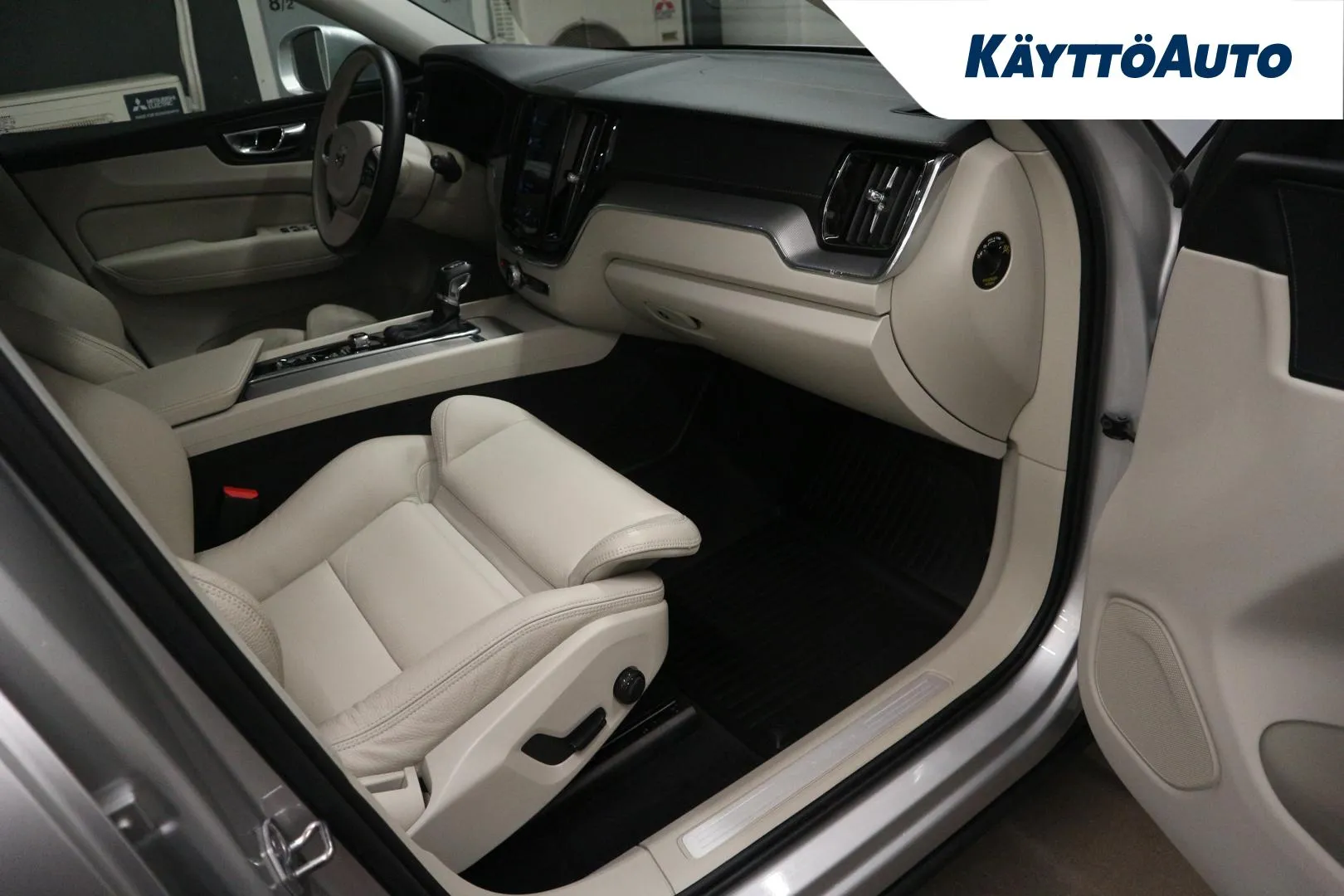 VOLVO XC60 XOX-710 carousel image