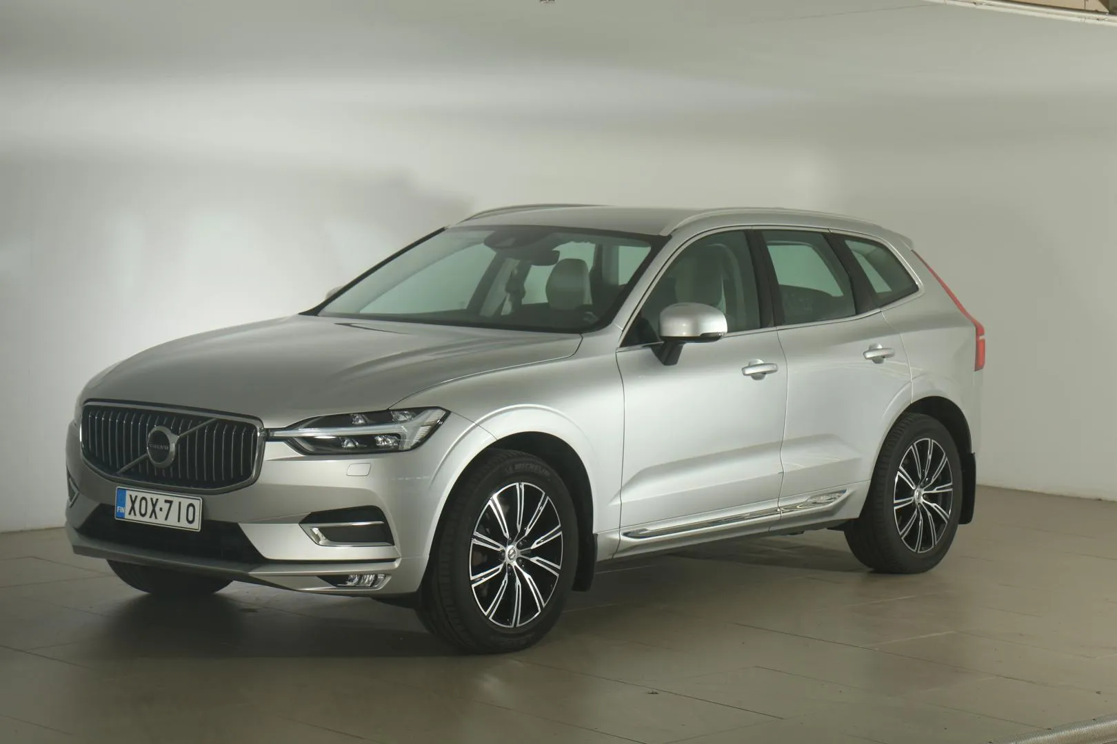 VOLVO XC60 XOX-710 carousel image