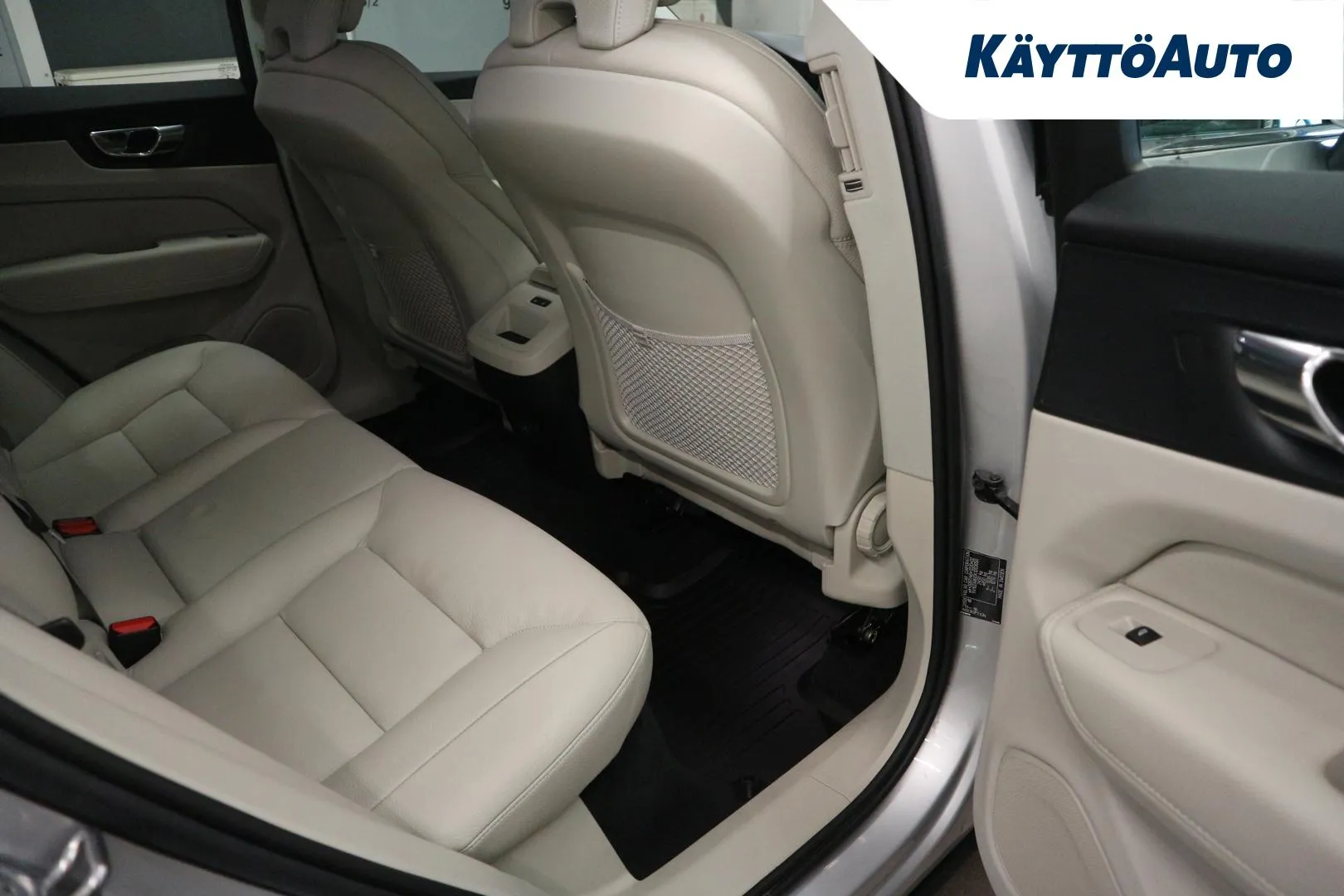 VOLVO XC60 XOX-710 carousel image