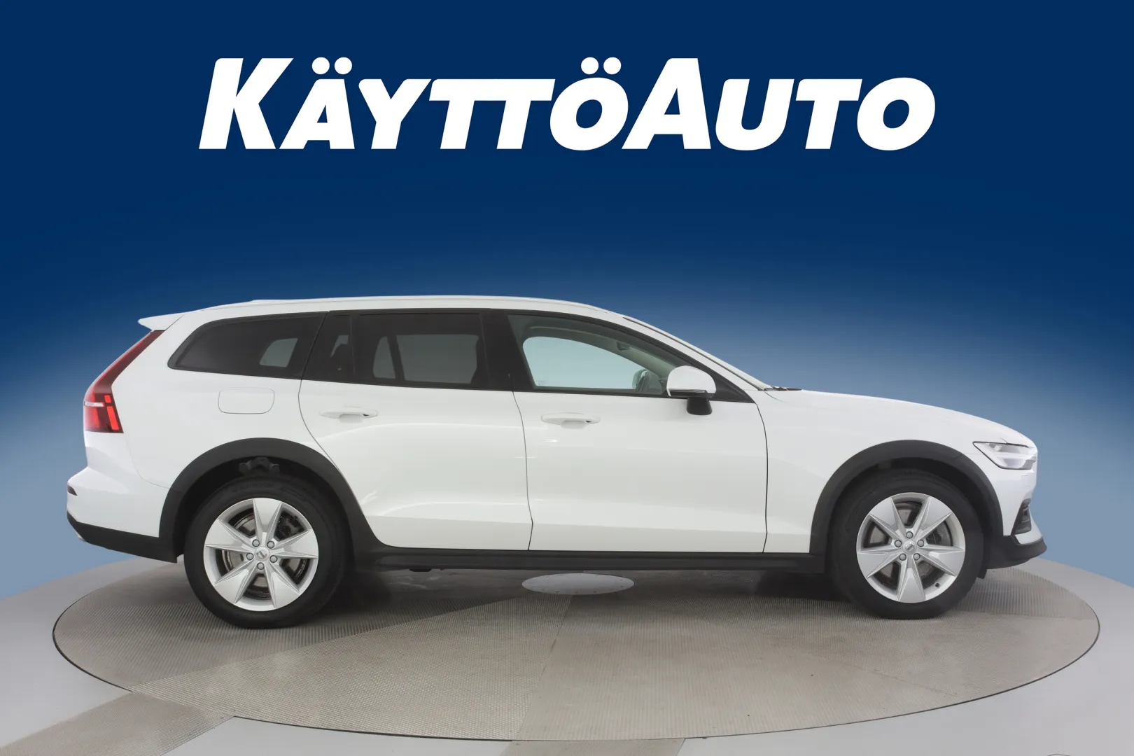 VOLVO V60 Cross Country SZF-719 carousel image