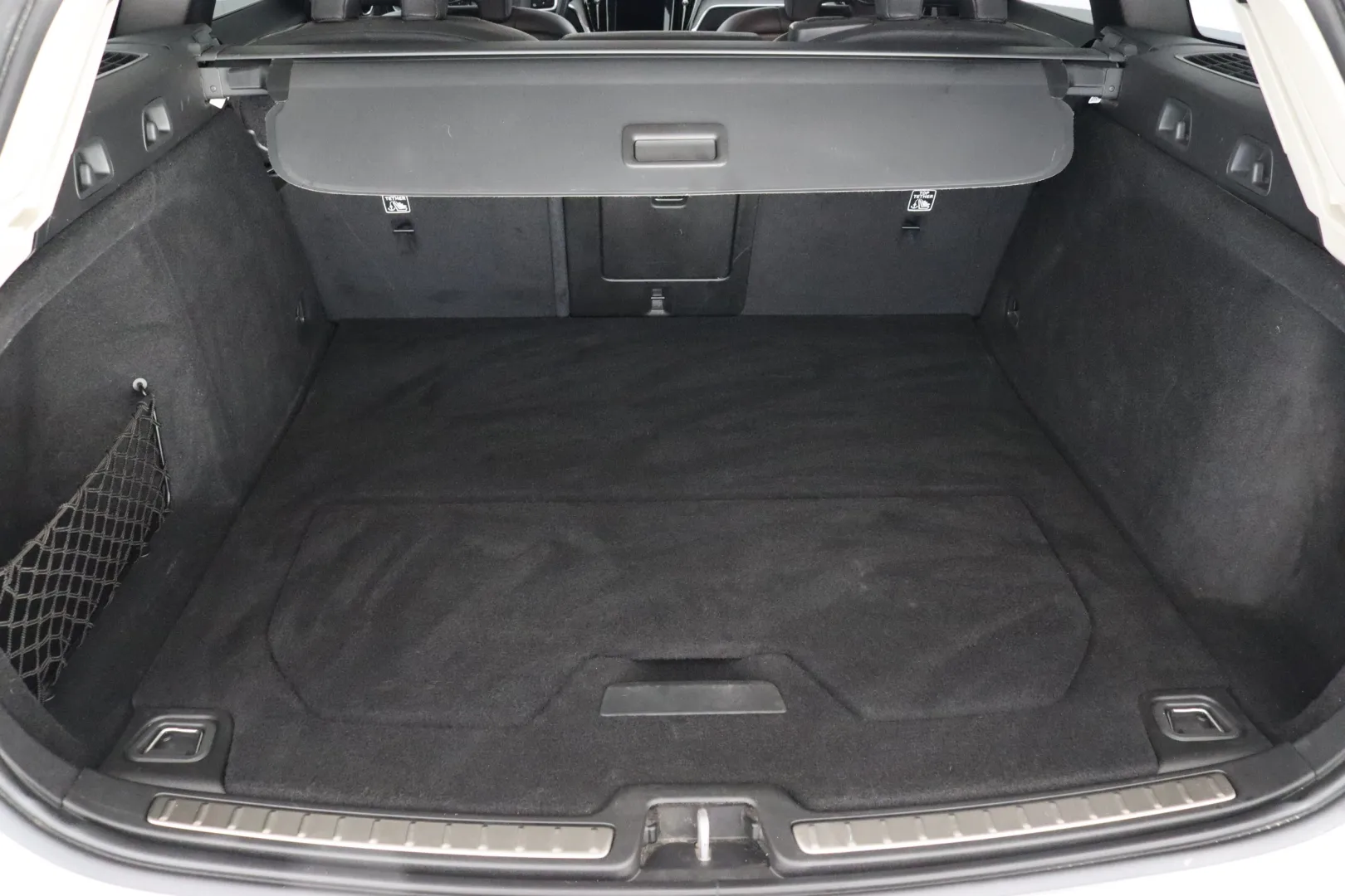 VOLVO V60 Cross Country SZF-719 carousel image