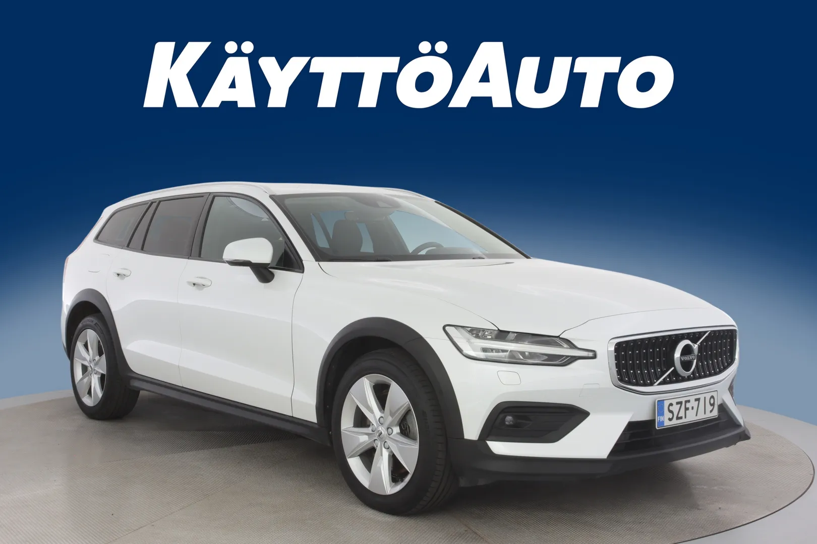 VOLVO V60 Cross Country SZF-719 carousel image