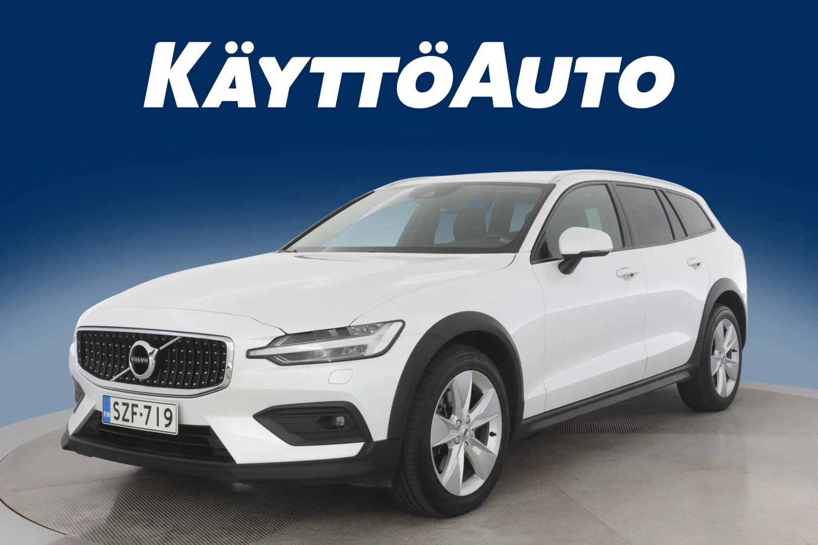 VOLVO V60 Cross Country SZF-719 carousel image
