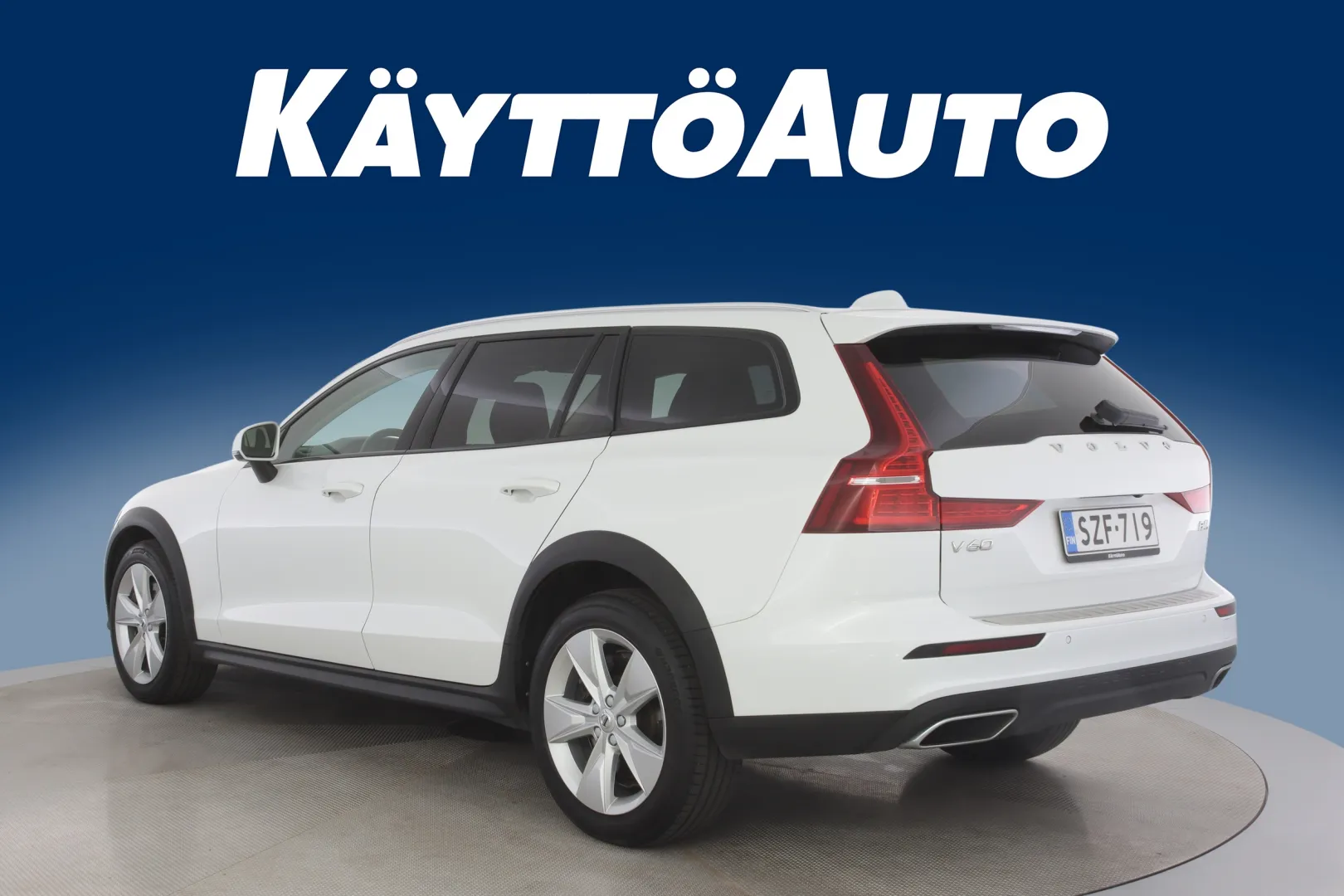 VOLVO V60 Cross Country SZF-719 carousel image