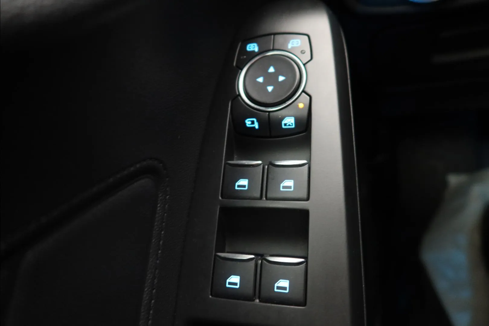 FORD Focus OXS-671 carousel image