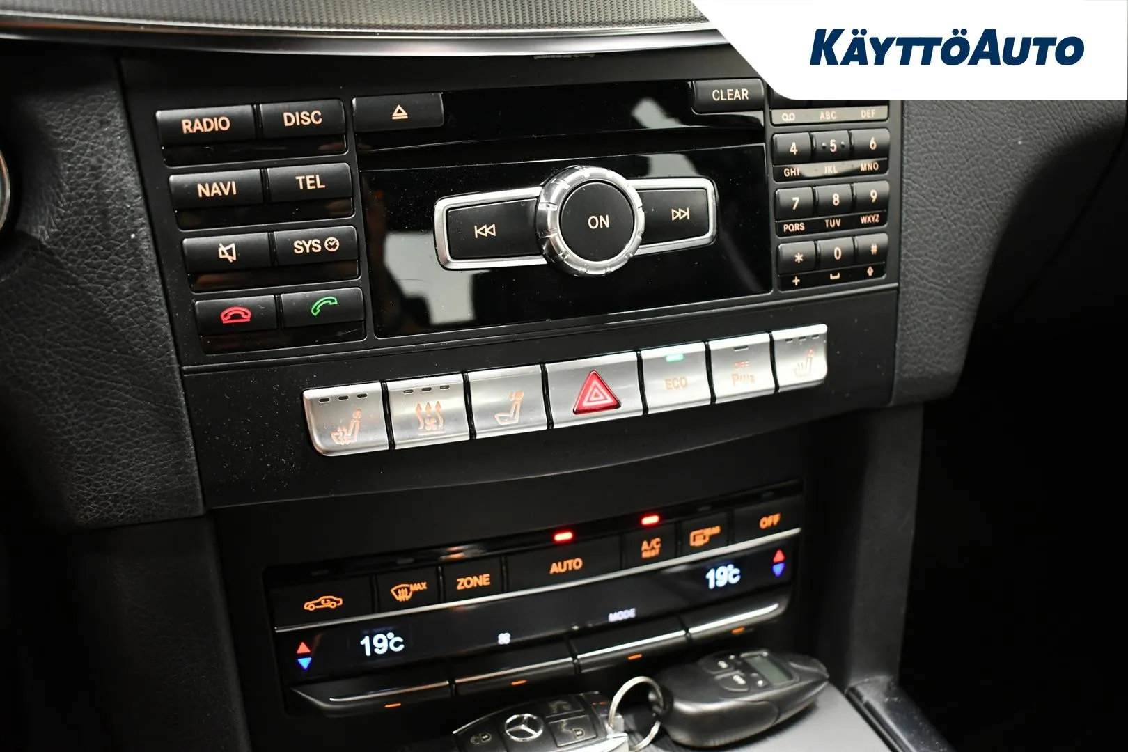 MERCEDES-BENZ E YVV-532 carousel image