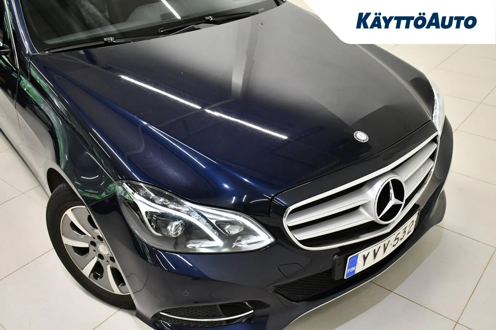 MERCEDES-BENZ E YVV-532 carousel image
