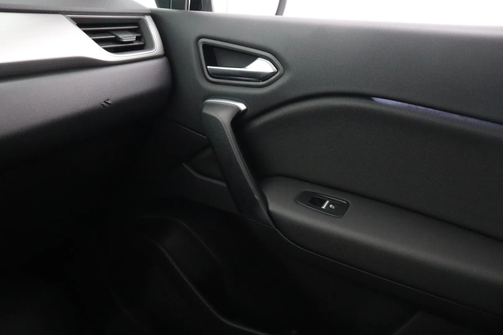 RENAULT Captur JME-844 carousel image
