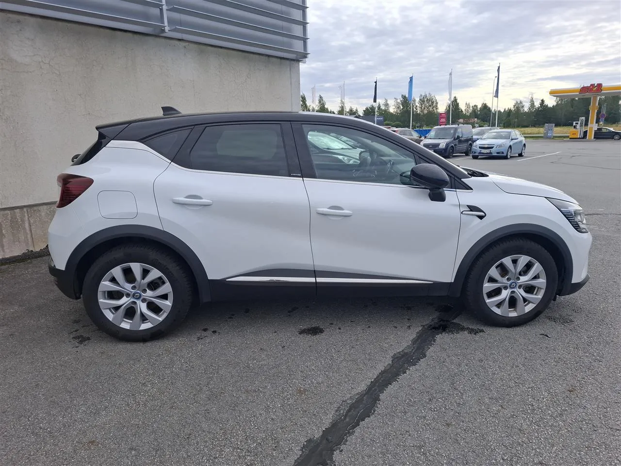 RENAULT Captur JME-844 carousel image