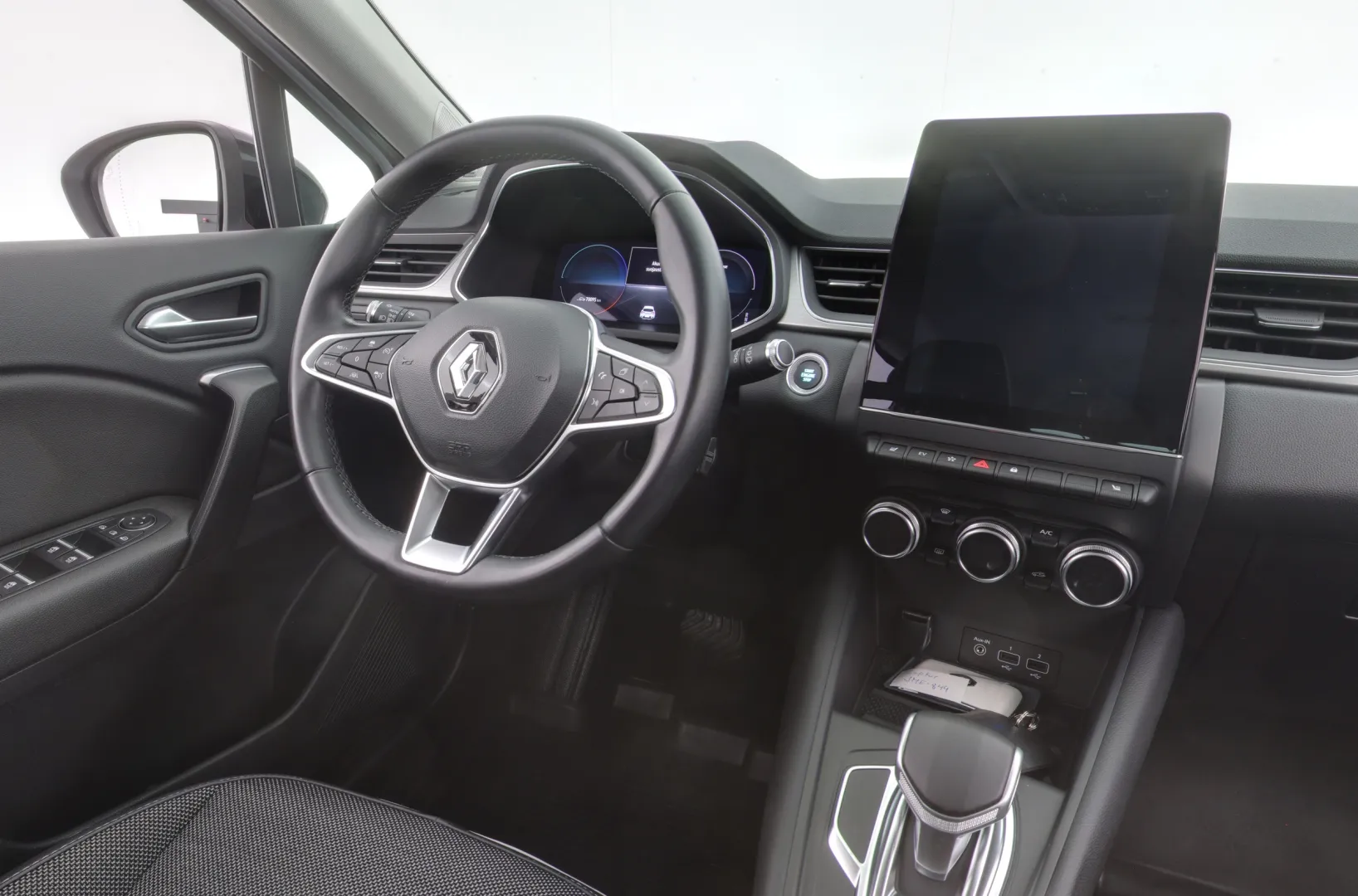 RENAULT Captur JME-844 carousel image