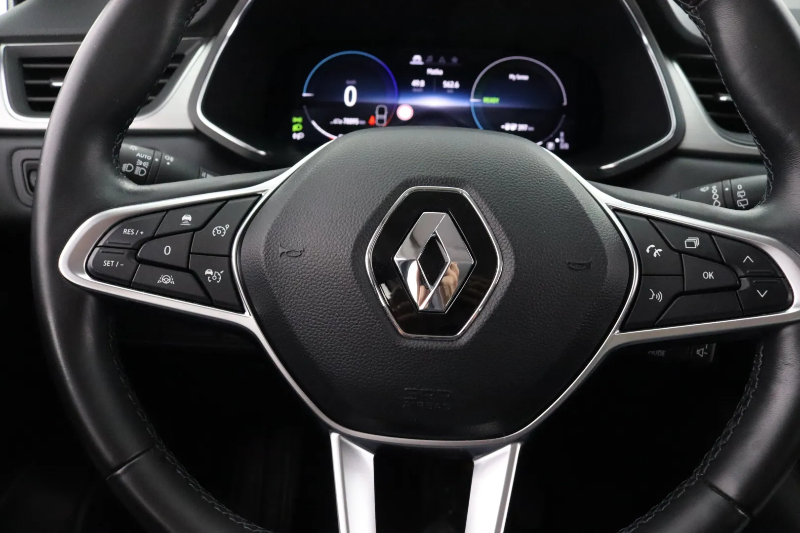 RENAULT Captur JME-844 carousel image