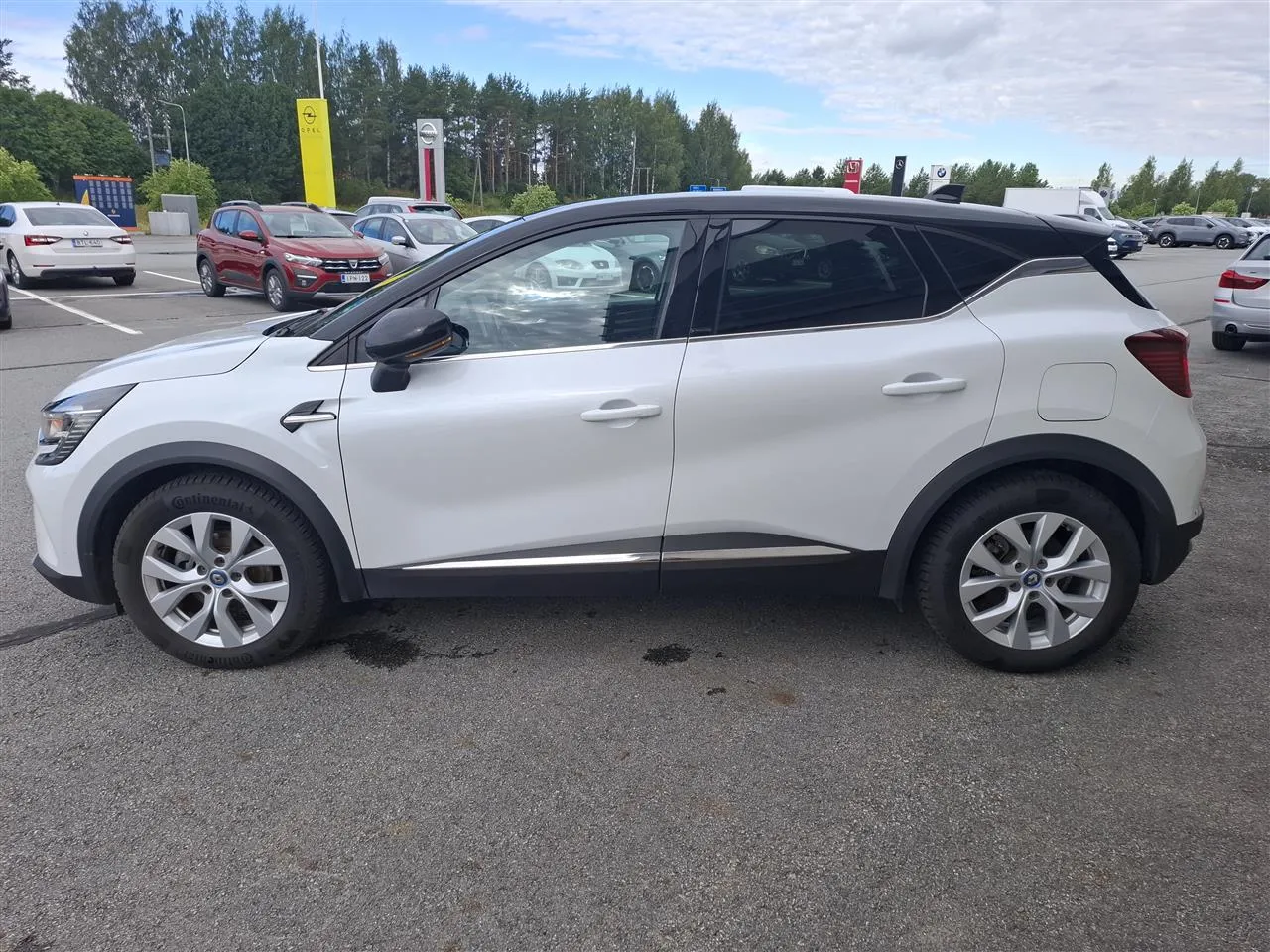 RENAULT Captur JME-844 carousel image