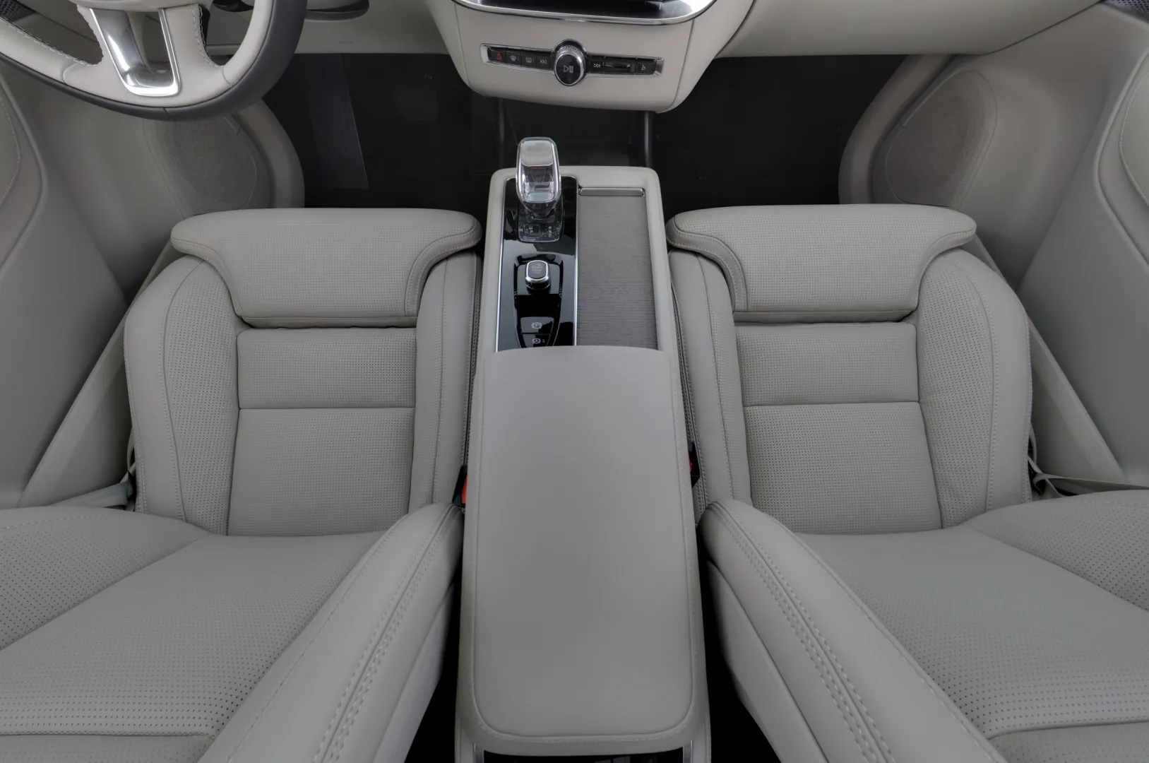 Volvo XC90 CSG-721 carousel image