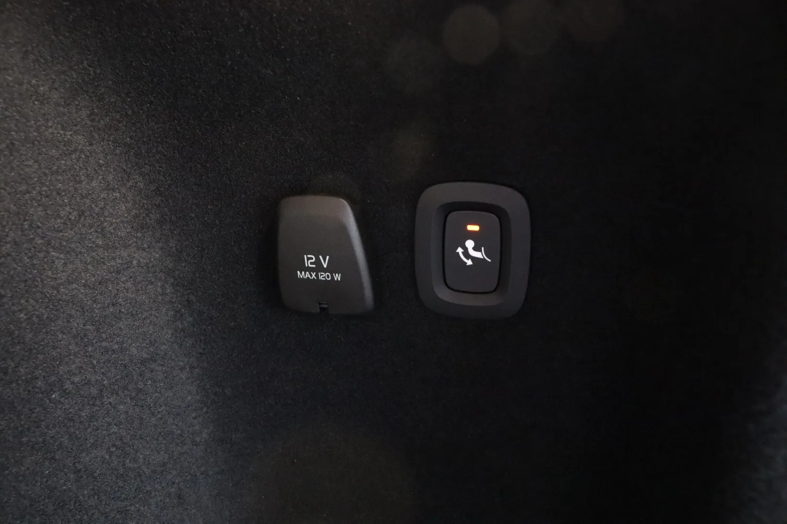 VOLVO V60 GRE-511 carousel image