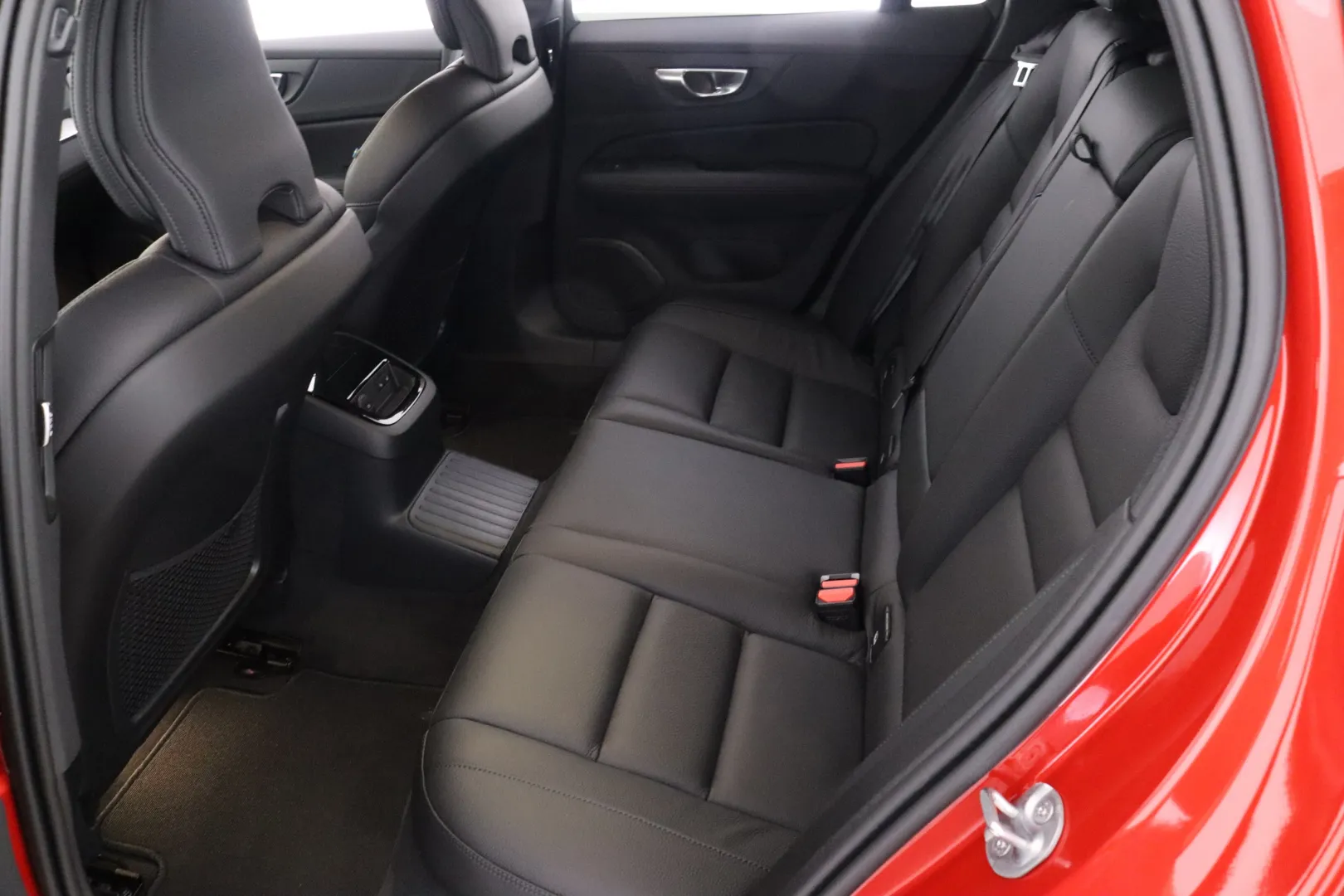 VOLVO V60 GRE-511 carousel image