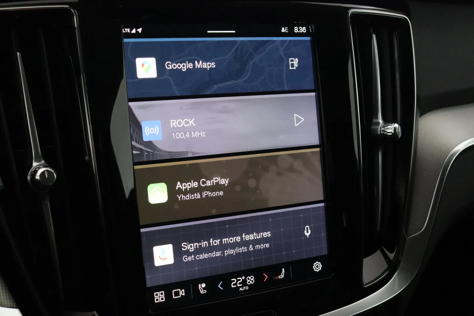 VOLVO V60 GRE-511 carousel image