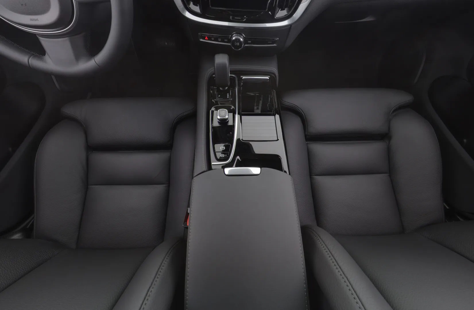 VOLVO V60 GRE-511 carousel image