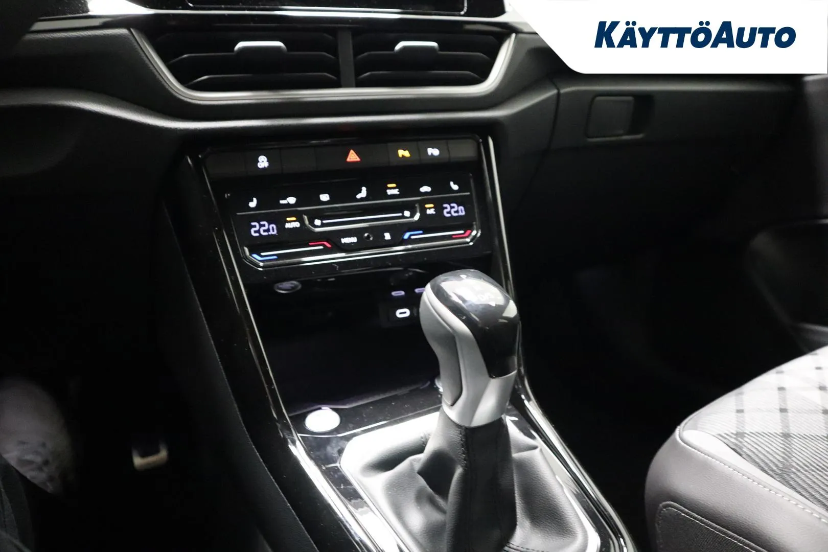 Volkswagen T-Roc XYR-354 carousel image