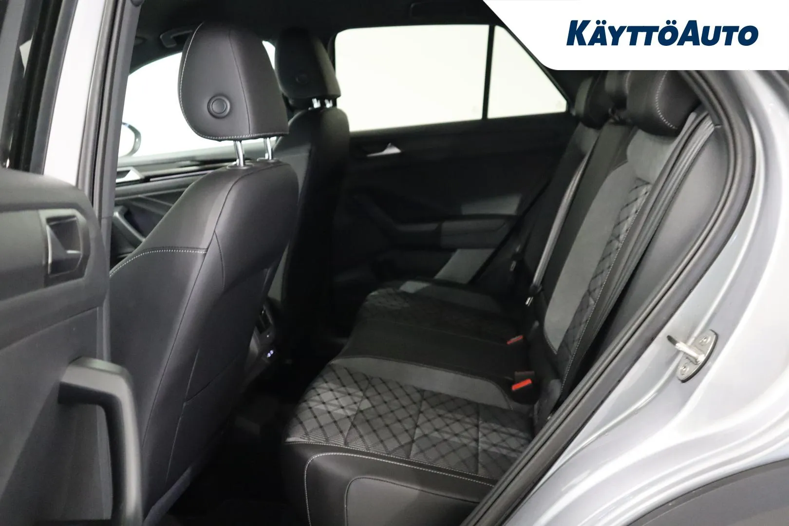 Volkswagen T-Roc XYR-354 carousel image
