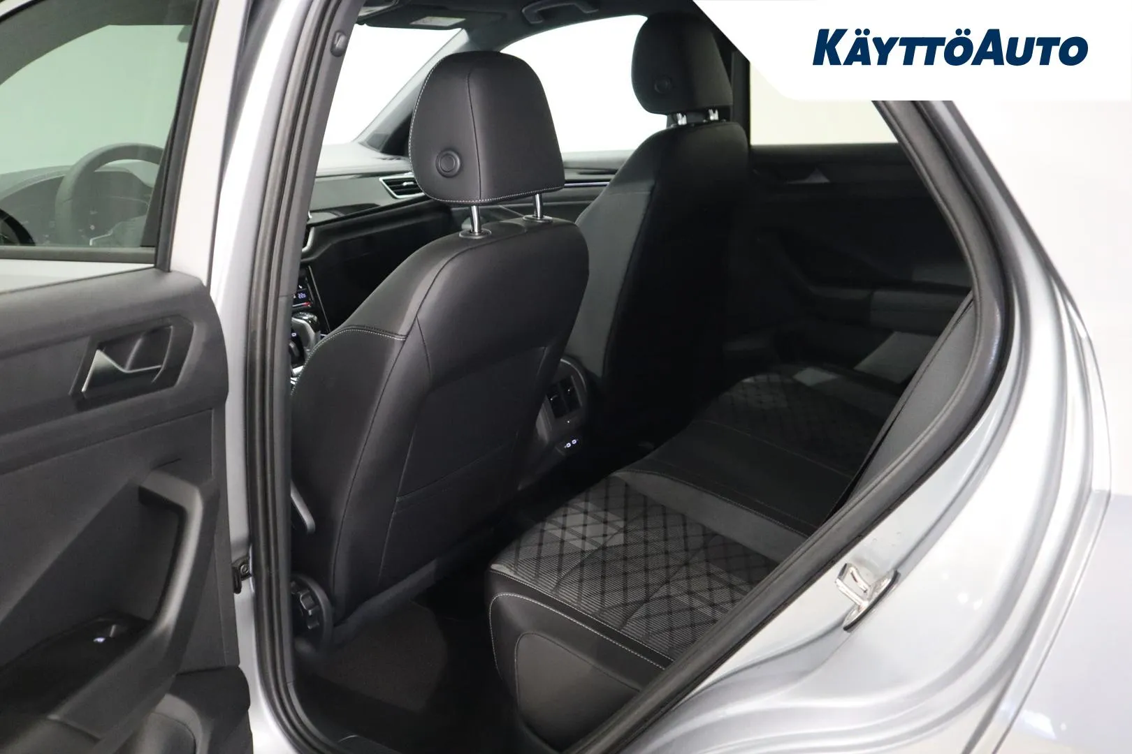 Volkswagen T-Roc XYR-354 carousel image