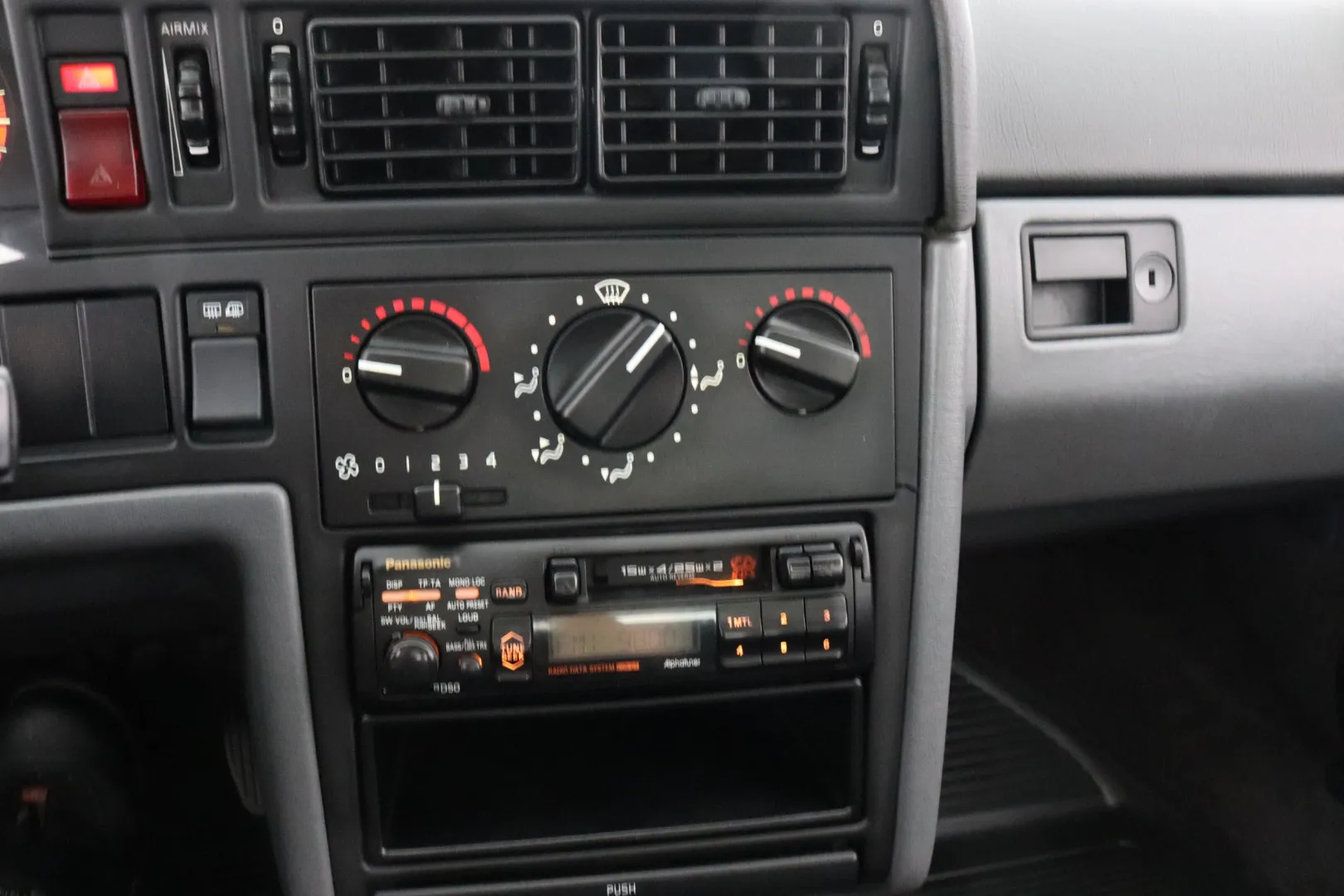 VOLVO 850 NBE-464 carousel image