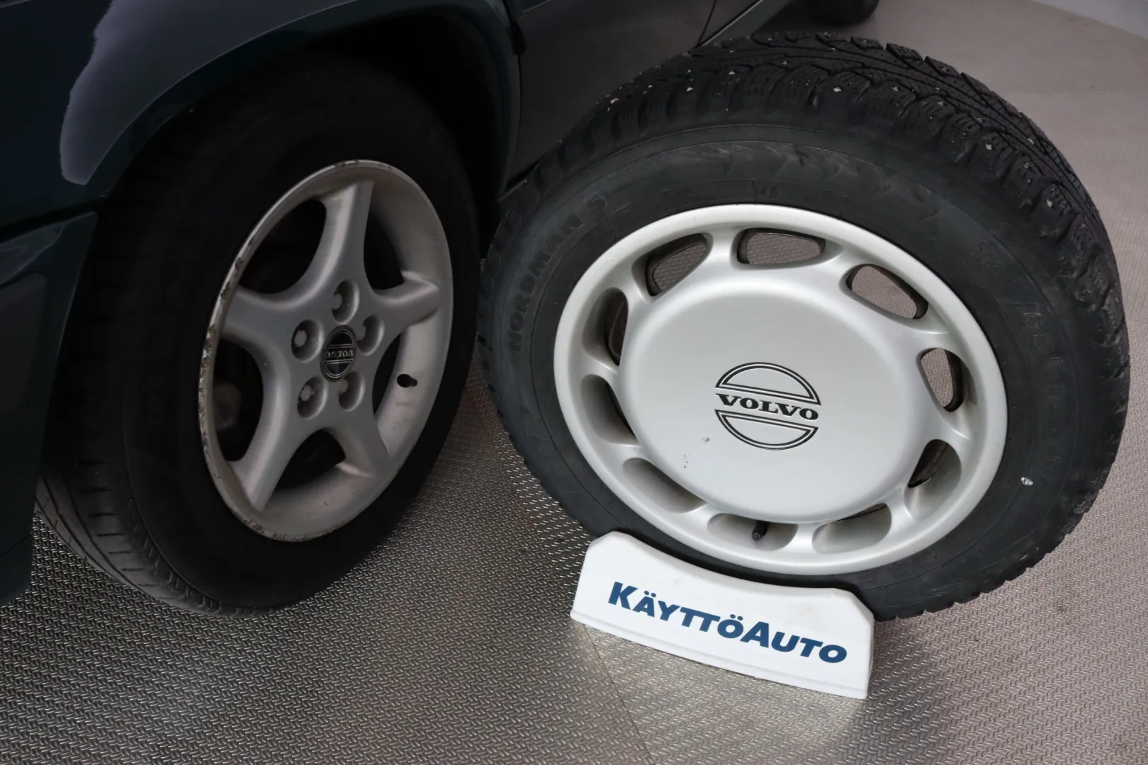 VOLVO 850 NBE-464 carousel image