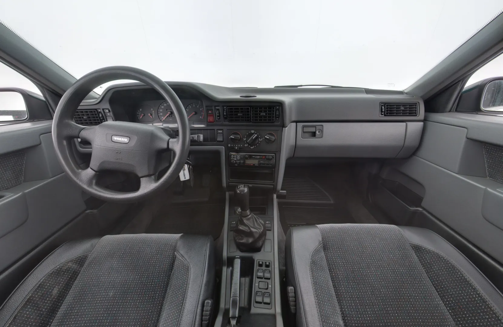 VOLVO 850 NBE-464 carousel image