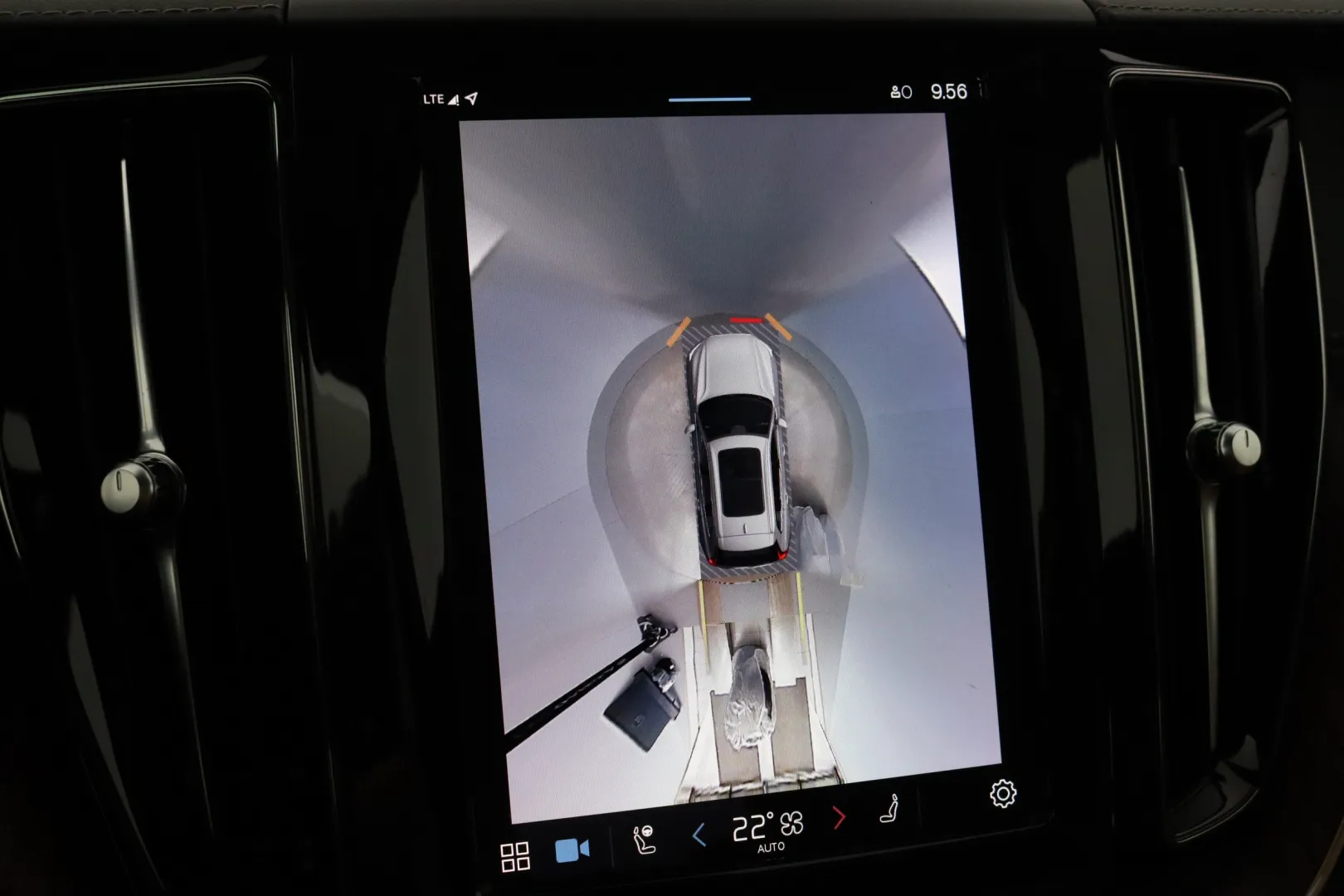 VOLVO XC60 EUS-310 carousel image
