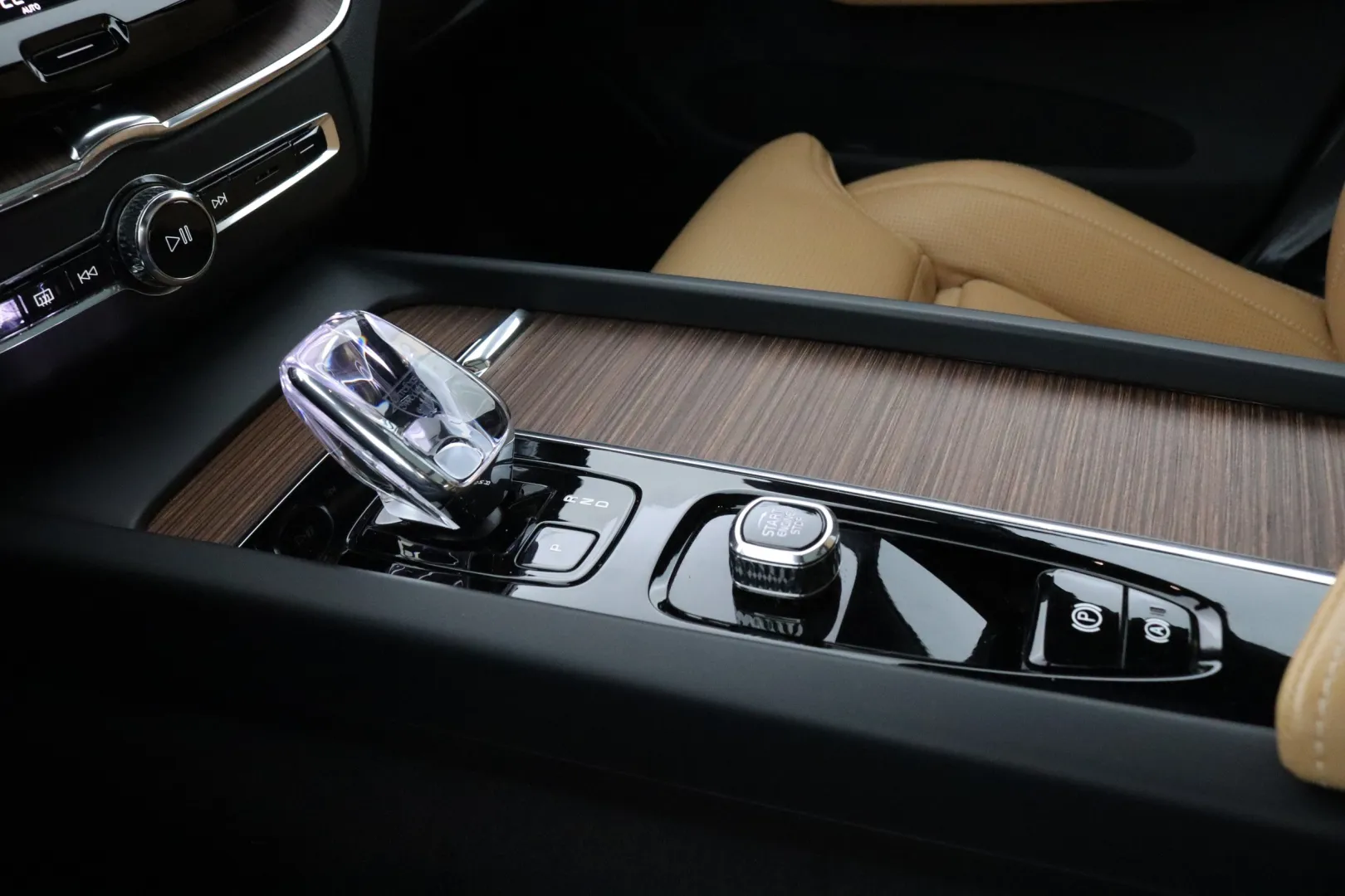 VOLVO XC60 EUS-310 carousel image