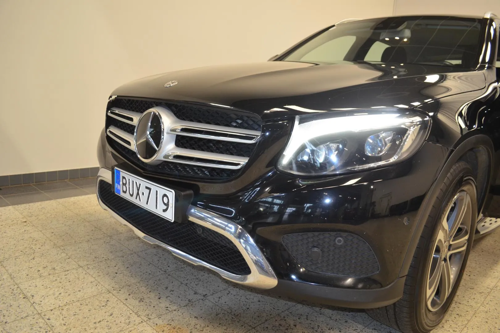 MERCEDES-BENZ GLC BUX-719 carousel image