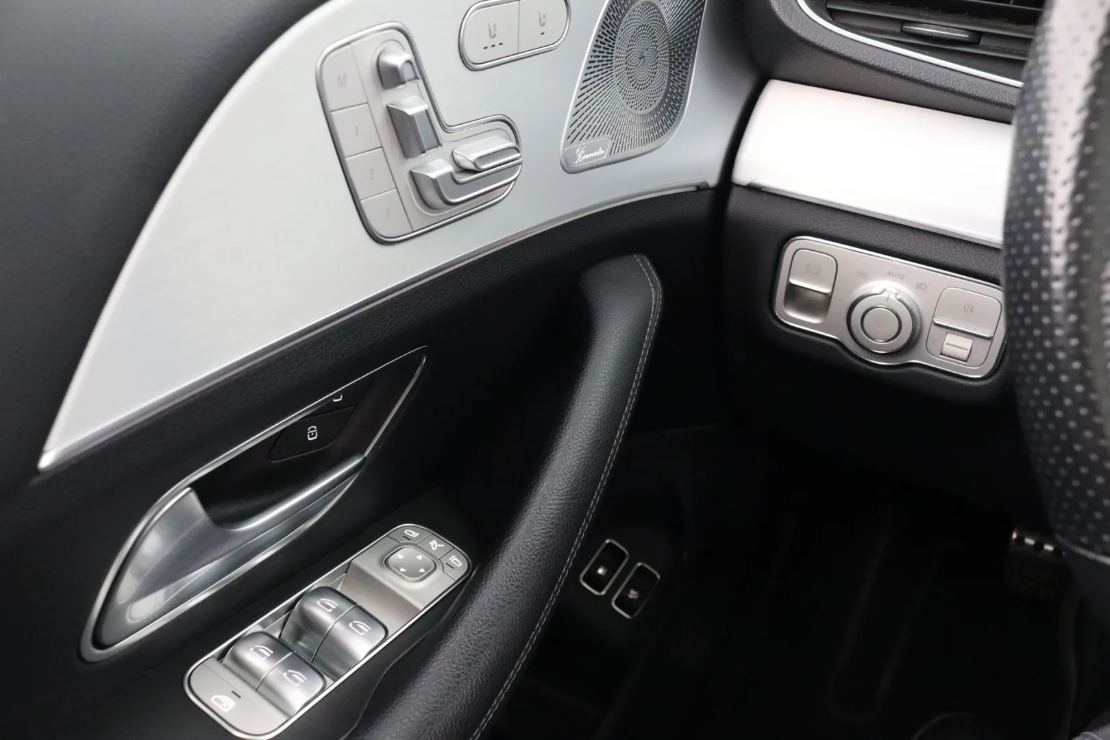 MERCEDES-BENZ GLE GZZ-635 carousel image