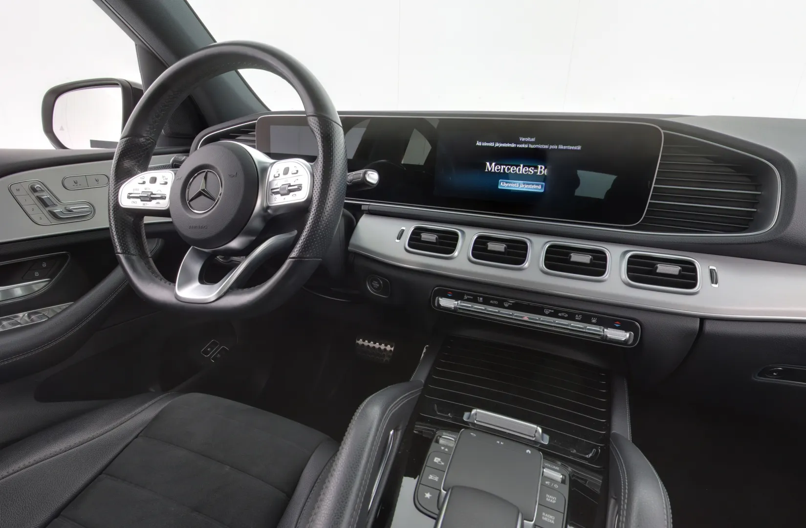 MERCEDES-BENZ GLE GZZ-635 carousel image