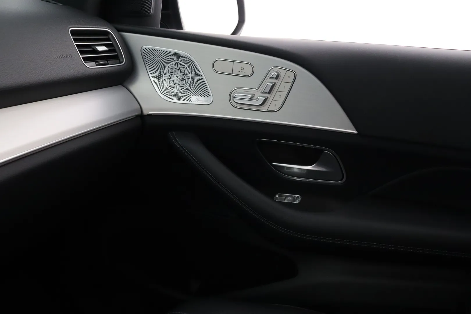 MERCEDES-BENZ GLE GZZ-635 carousel image